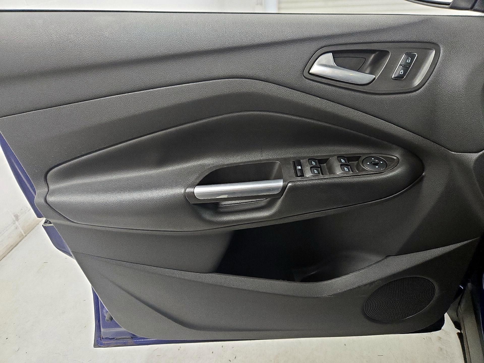 Thumbnail: 2016 Ford Escape - 12