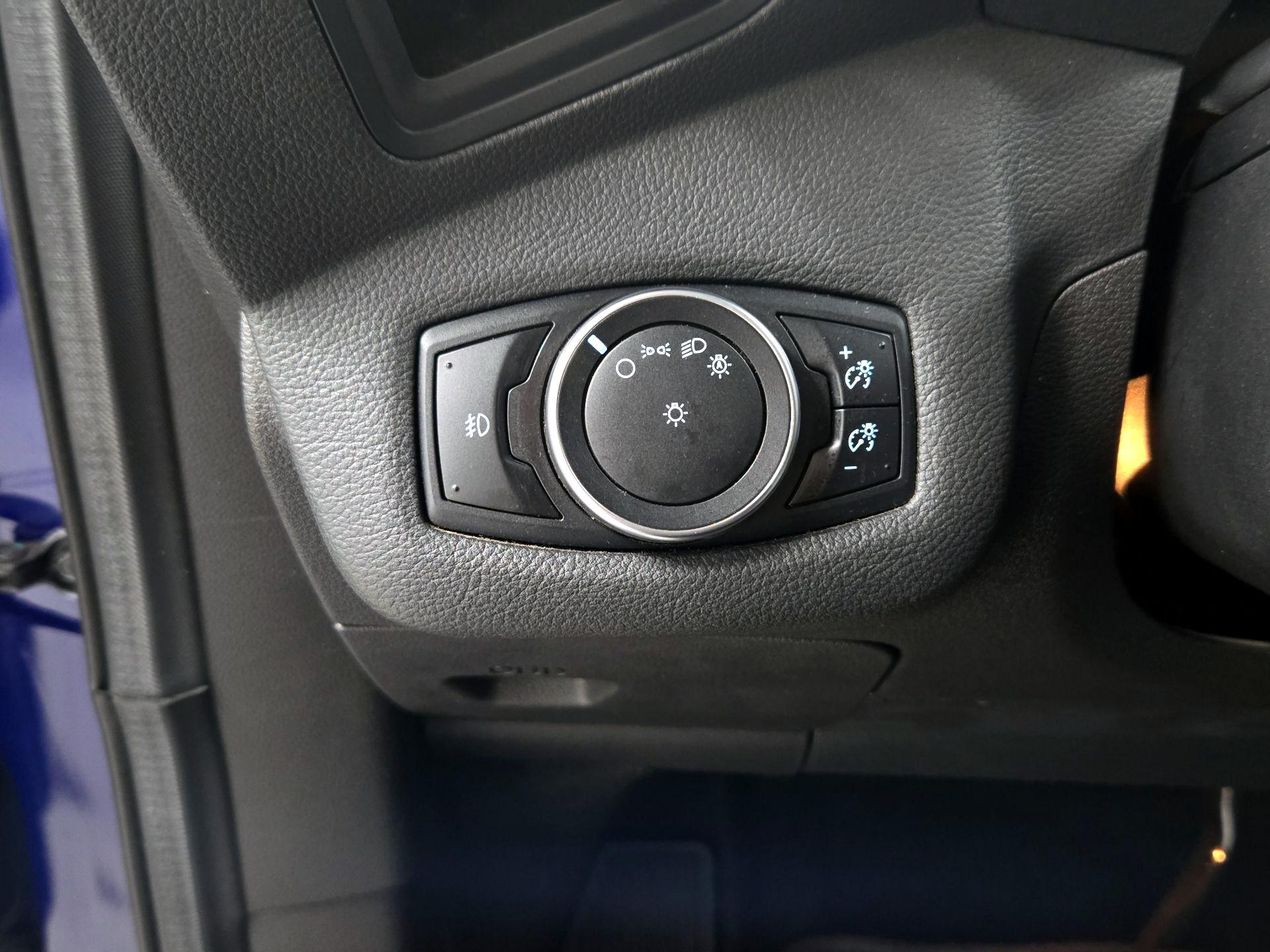 Thumbnail: 2016 Ford Escape - 13