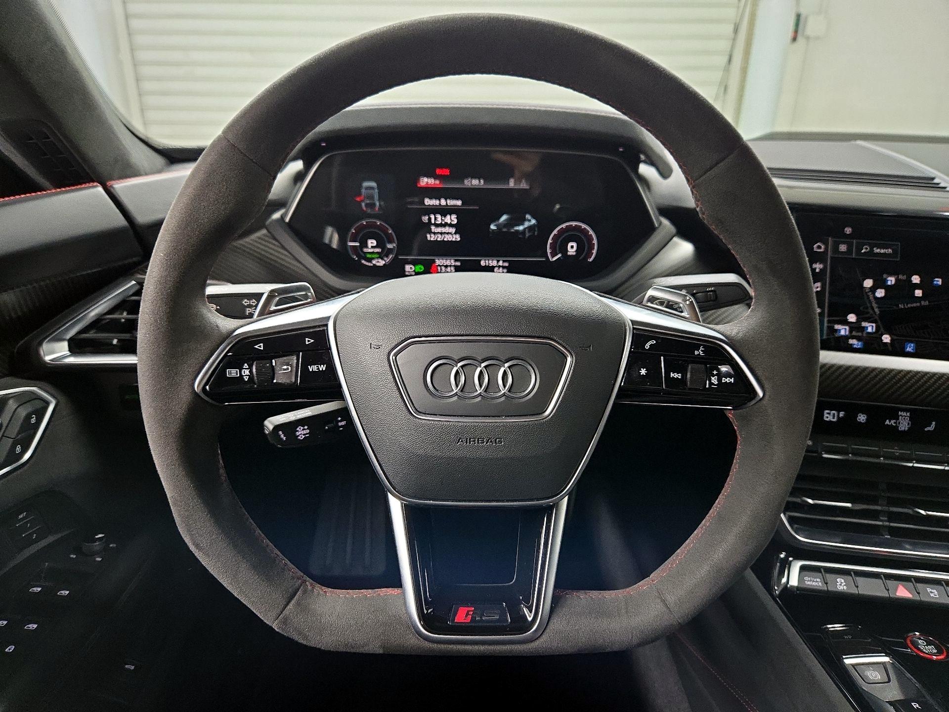 Thumbnail: 2022 Audi RS e-tron GT - 10