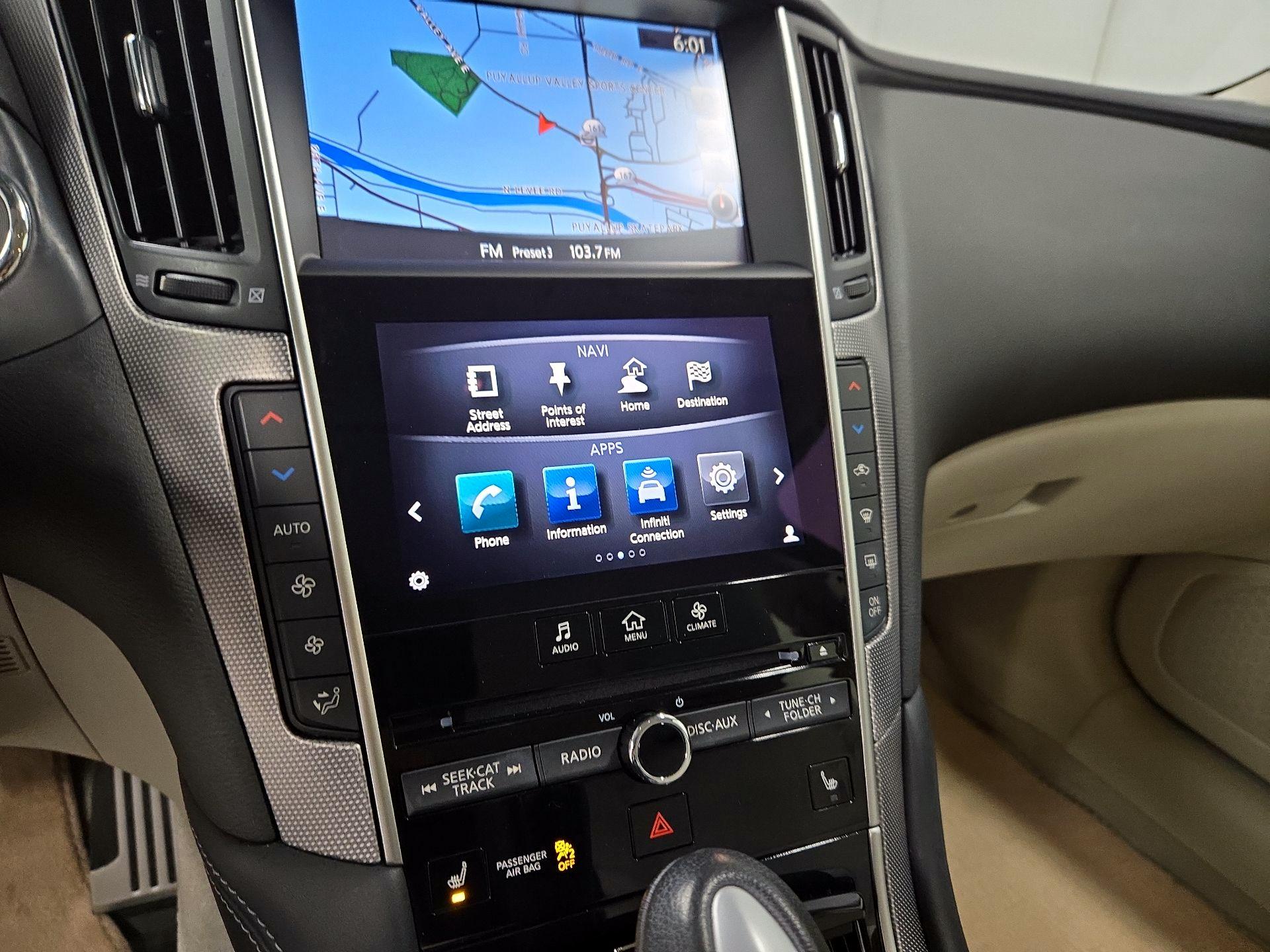 Thumbnail: 2015 INFINITI Q50 - 16