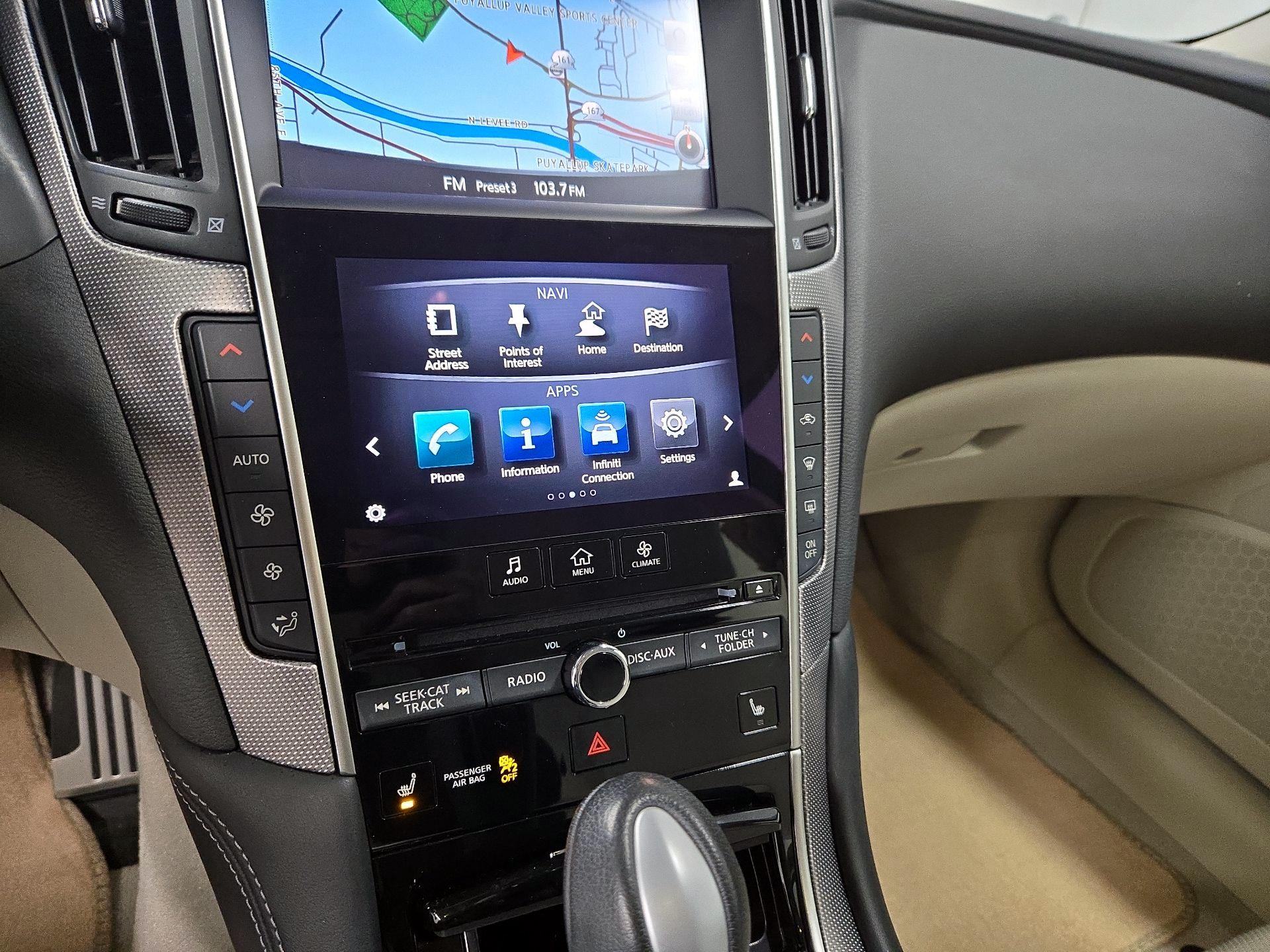 Thumbnail: 2015 INFINITI Q50 - 17