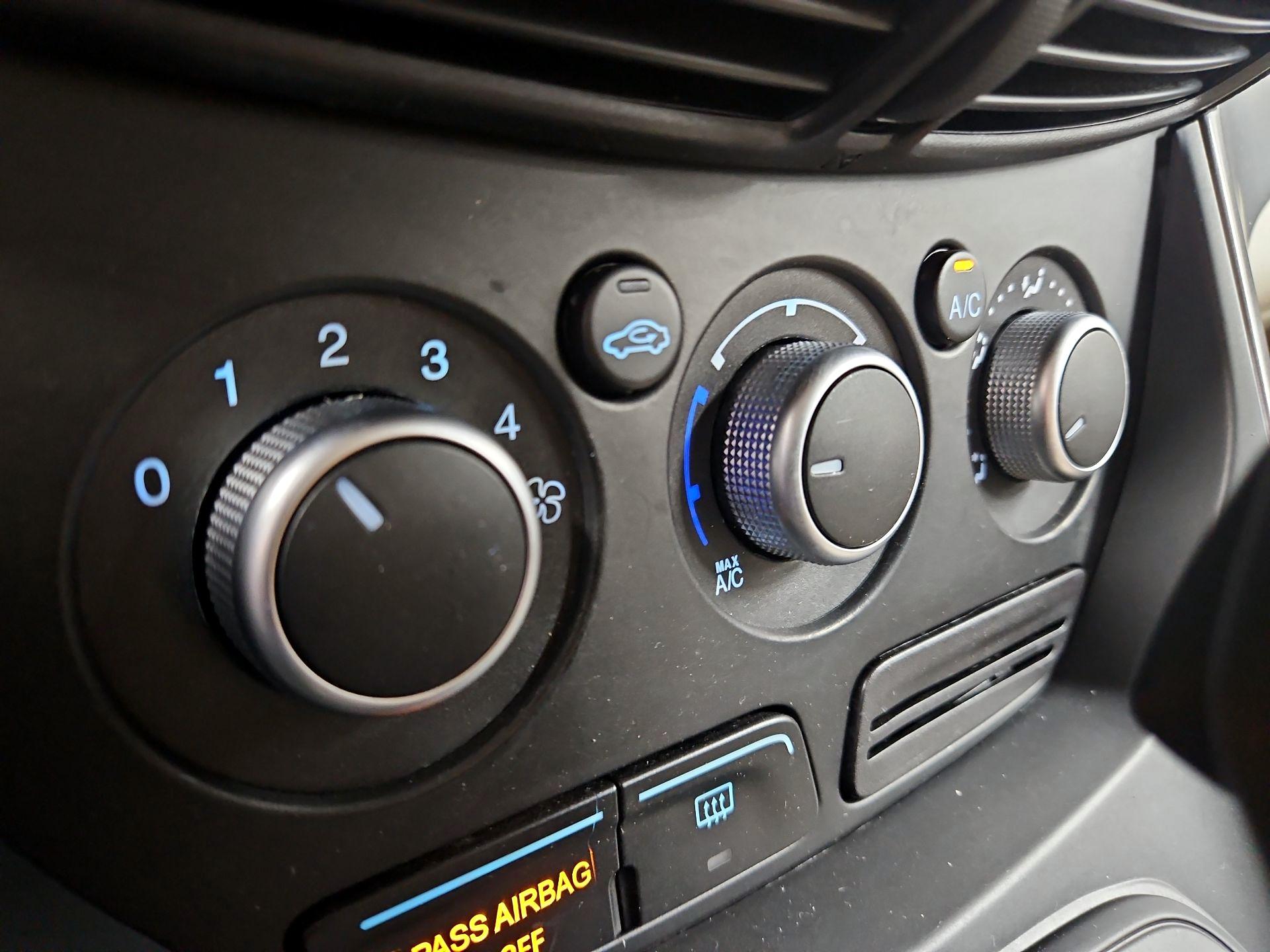 Thumbnail: 2015 Ford Escape - 16