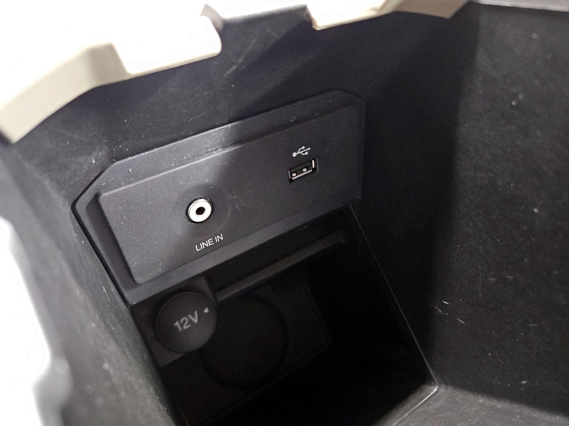 Thumbnail: 2015 Ford Escape - 18