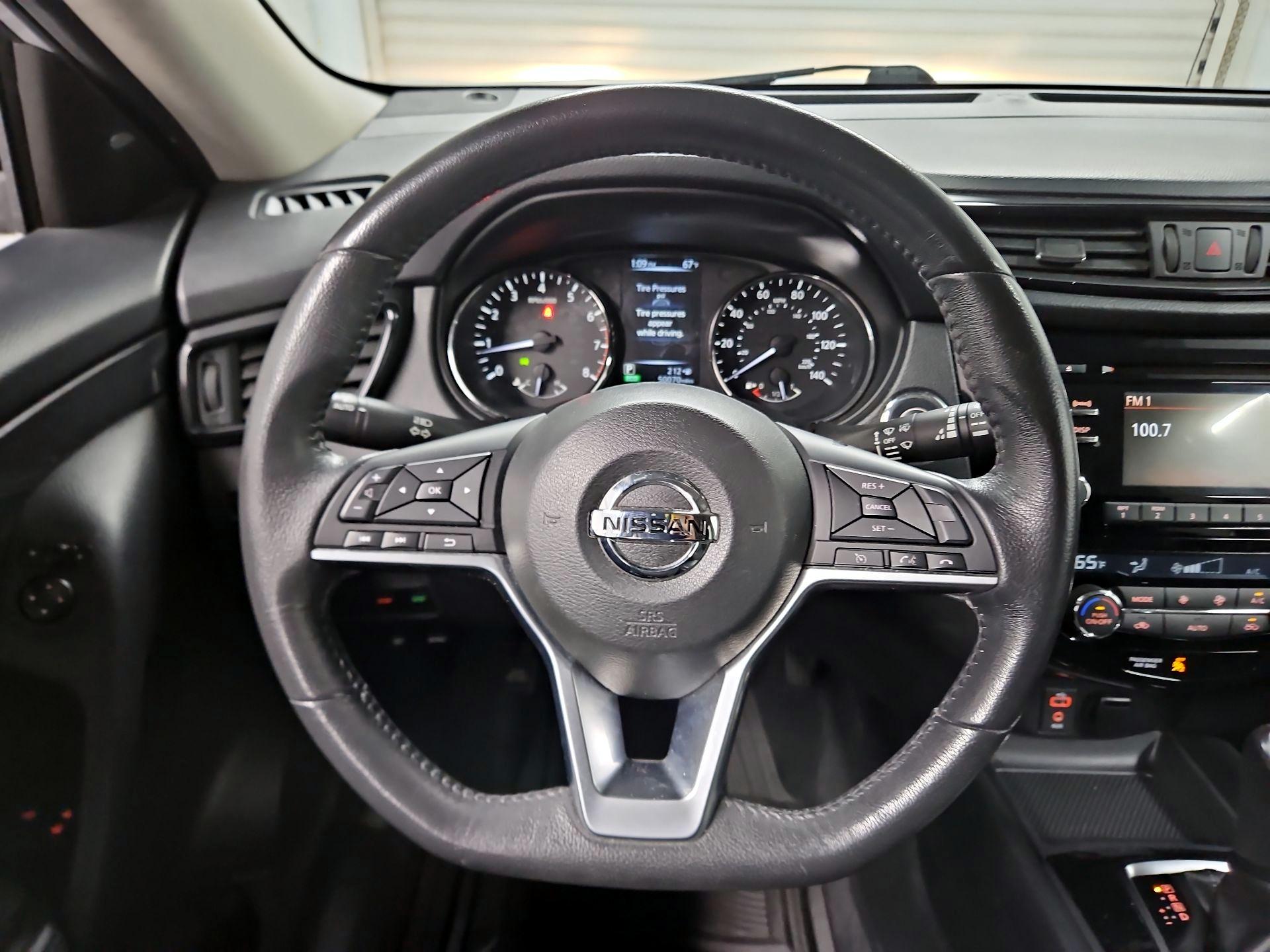 Thumbnail: 2017 Nissan Rogue - 10