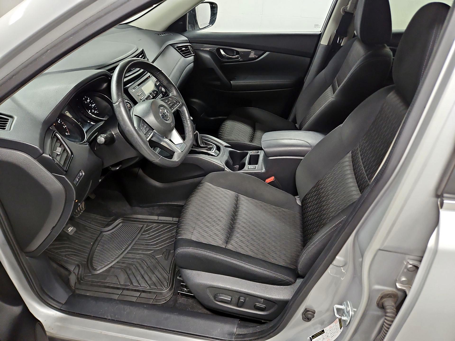 Thumbnail: 2017 Nissan Rogue - 11