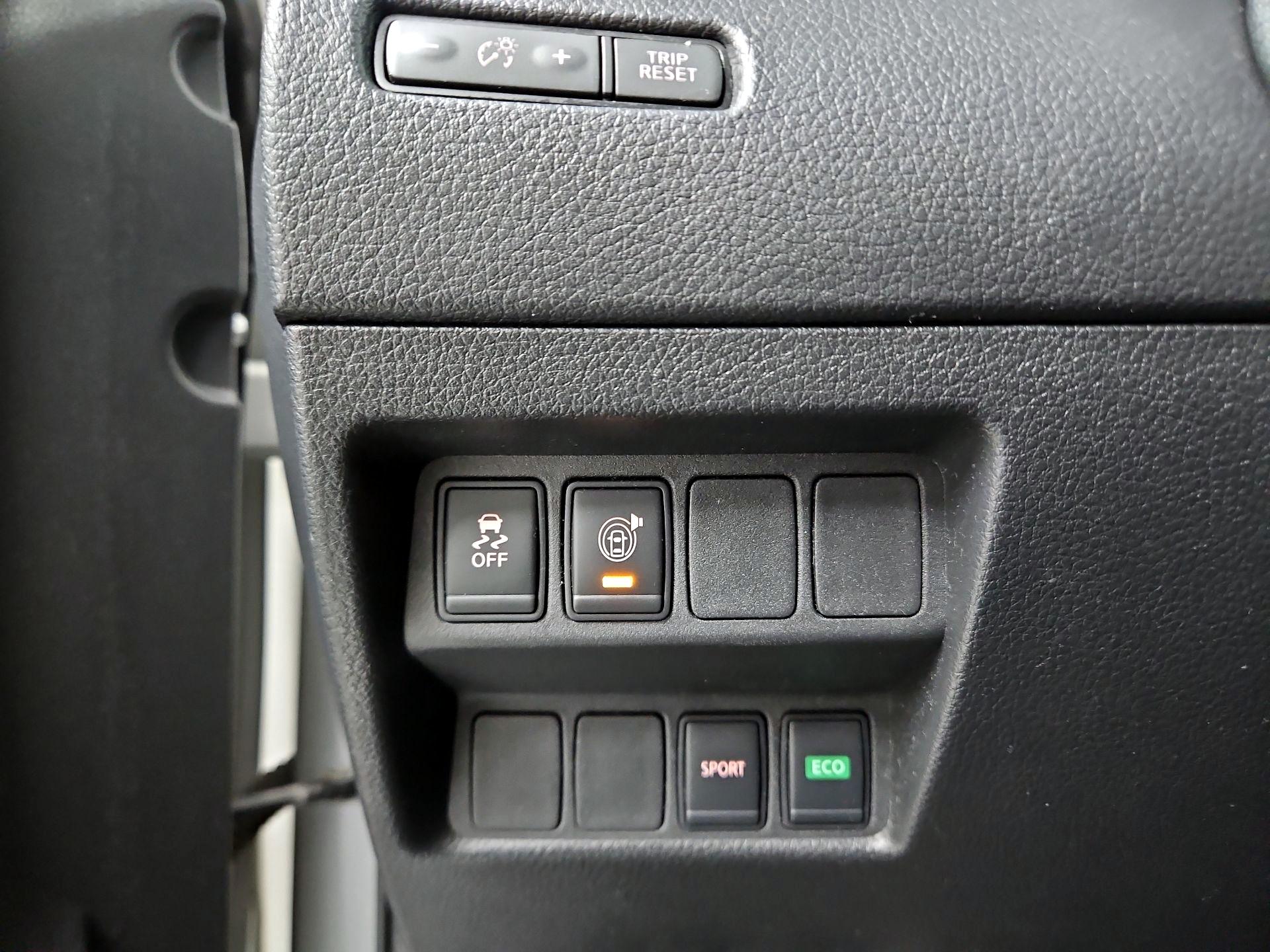 Thumbnail: 2017 Nissan Rogue - 13