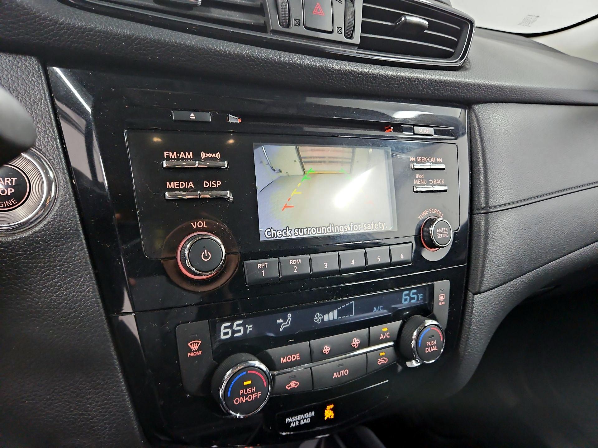 Thumbnail: 2017 Nissan Rogue - 14