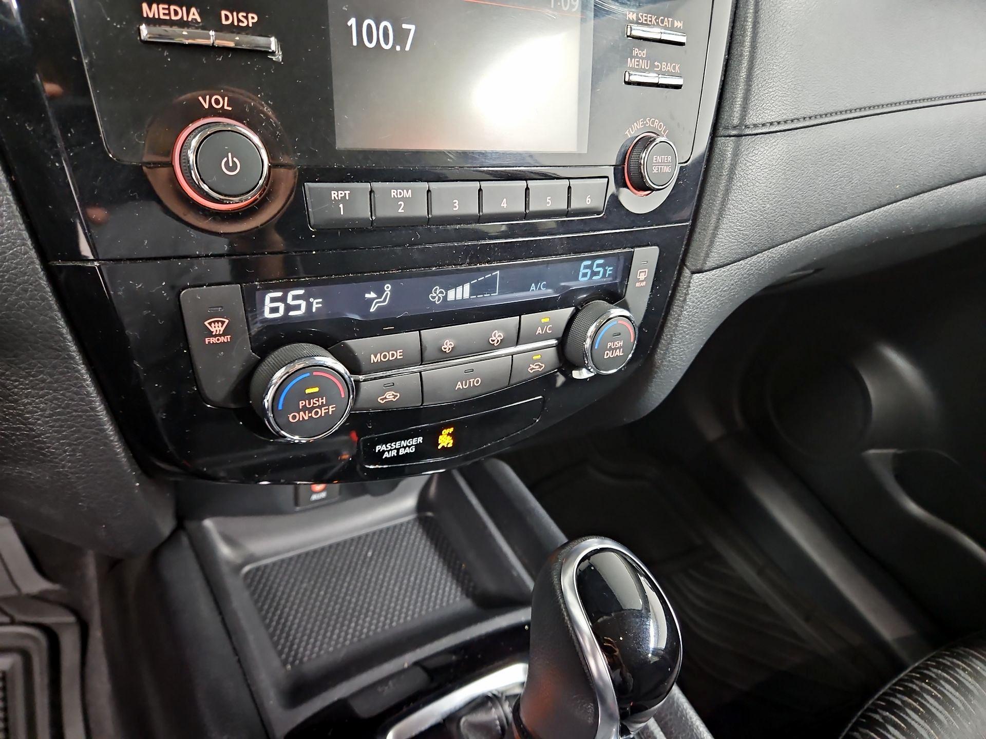 Thumbnail: 2017 Nissan Rogue - 16