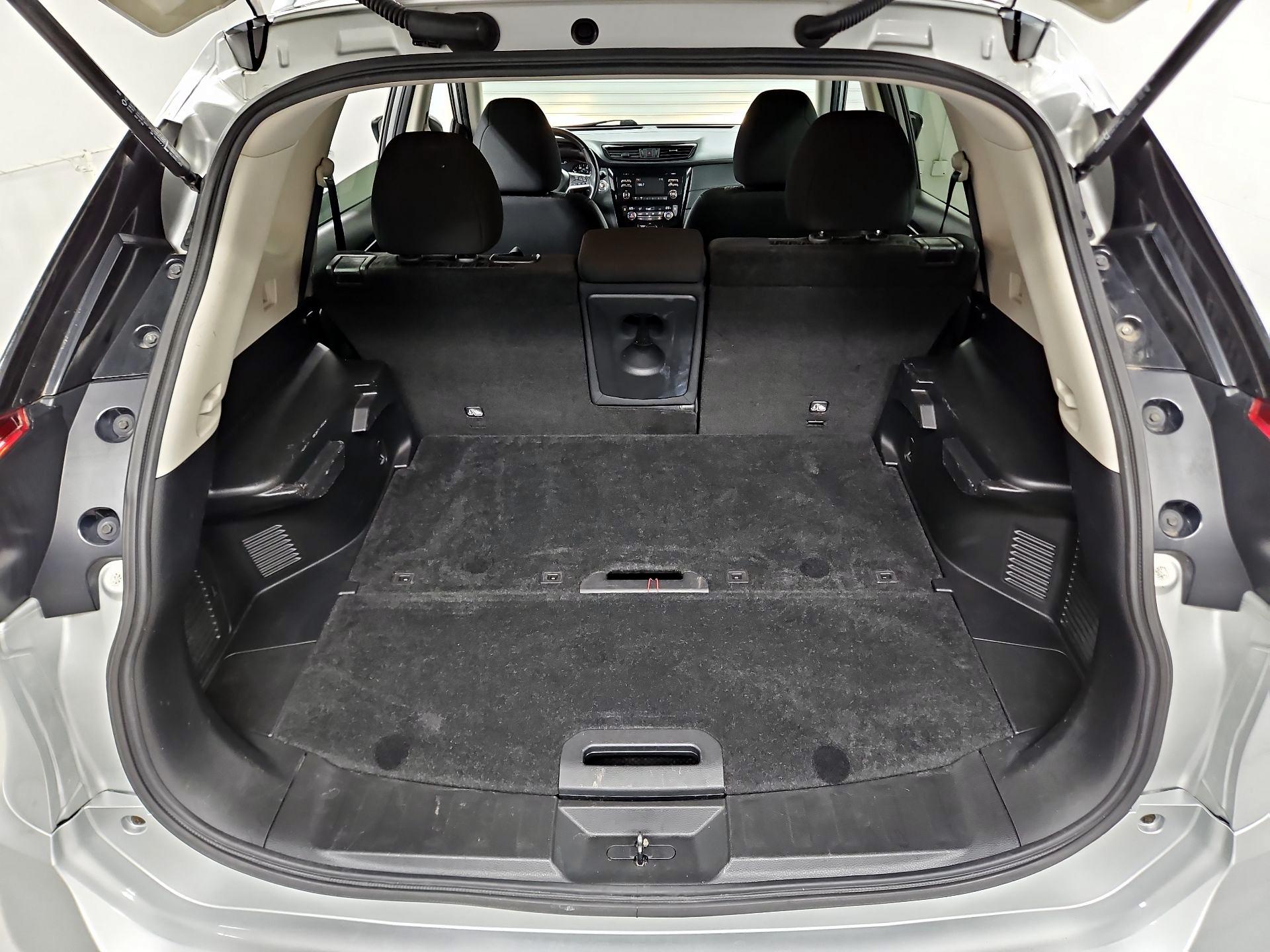 Thumbnail: 2017 Nissan Rogue - 20