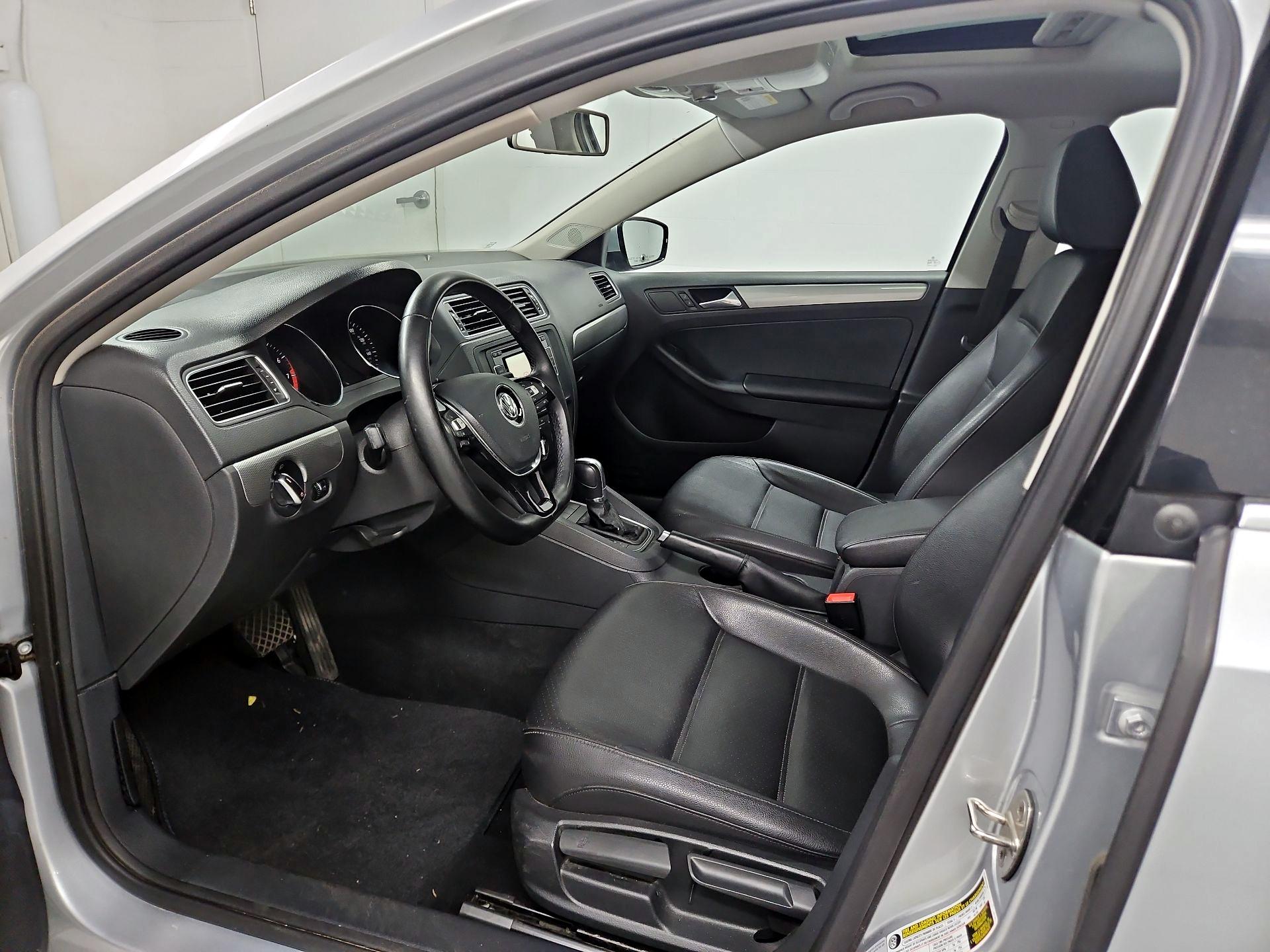 Thumbnail: 2015 Volkswagen Jetta - 11