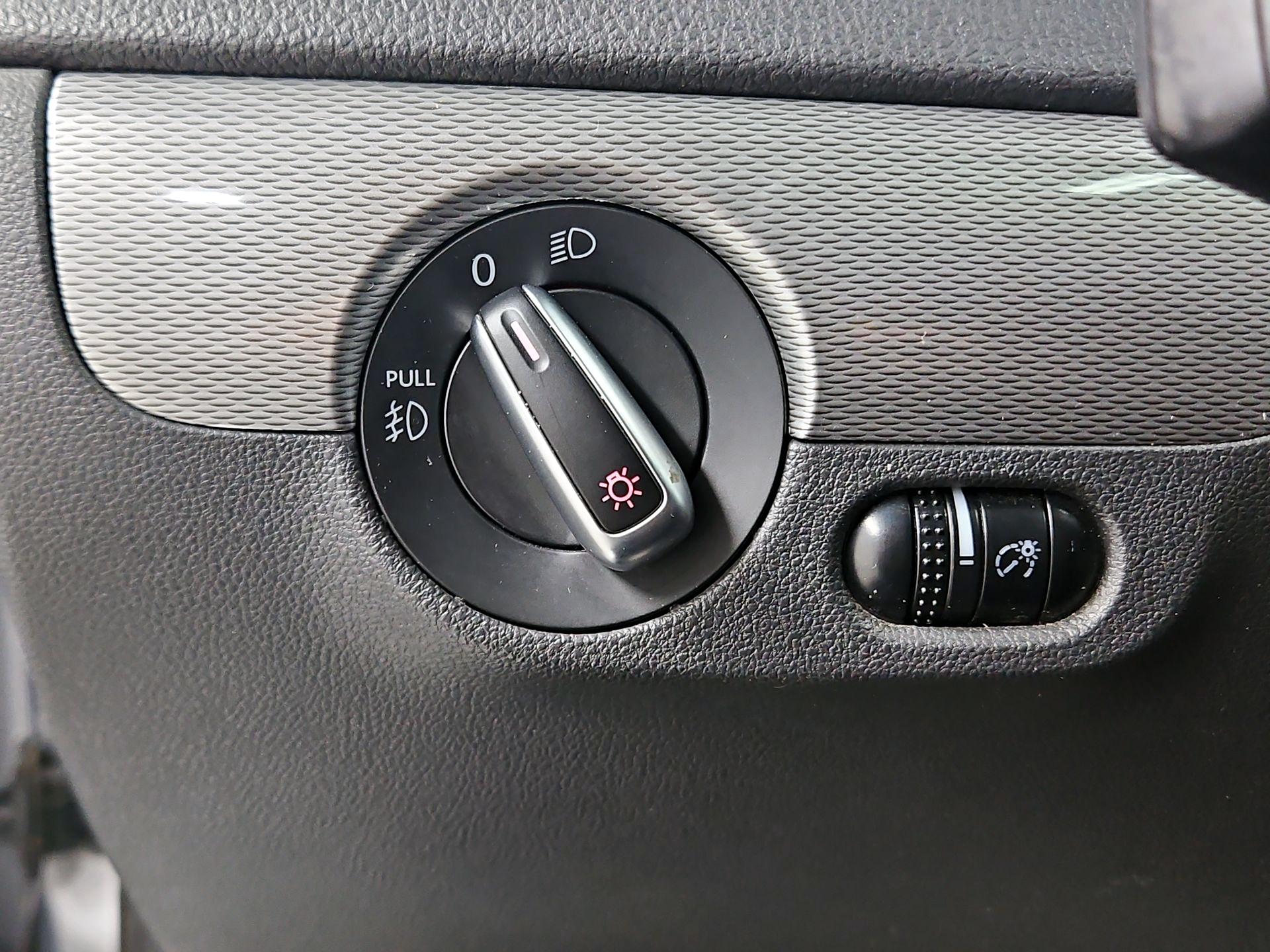 Thumbnail: 2015 Volkswagen Jetta - 13