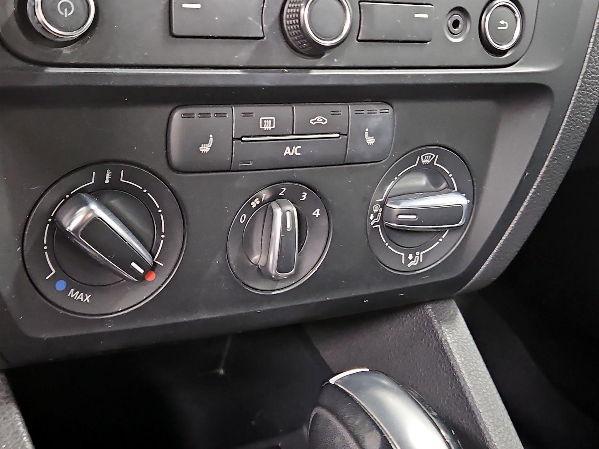 Thumbnail: 2015 Volkswagen Jetta - 17