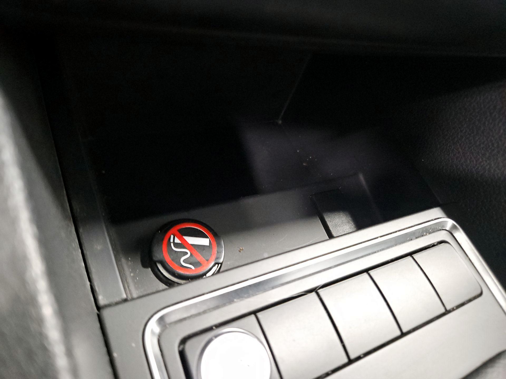 Thumbnail: 2015 Volkswagen Jetta - 19