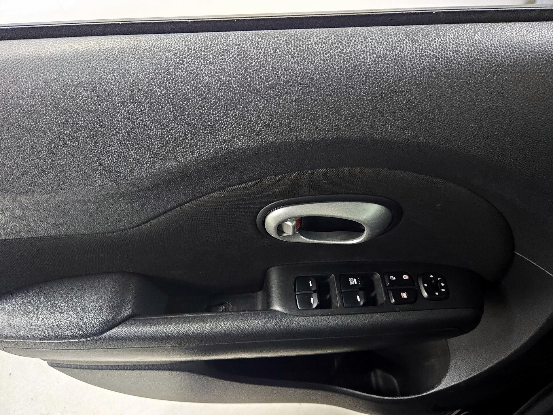 Thumbnail: 2016 Kia Soul - 12