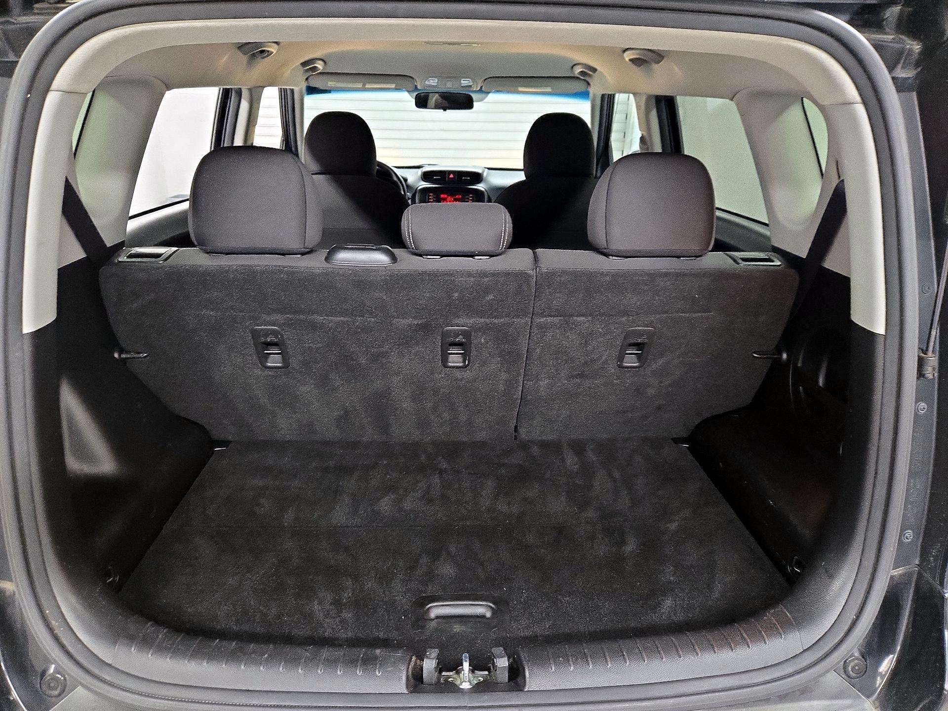 Thumbnail: 2016 Kia Soul - 19