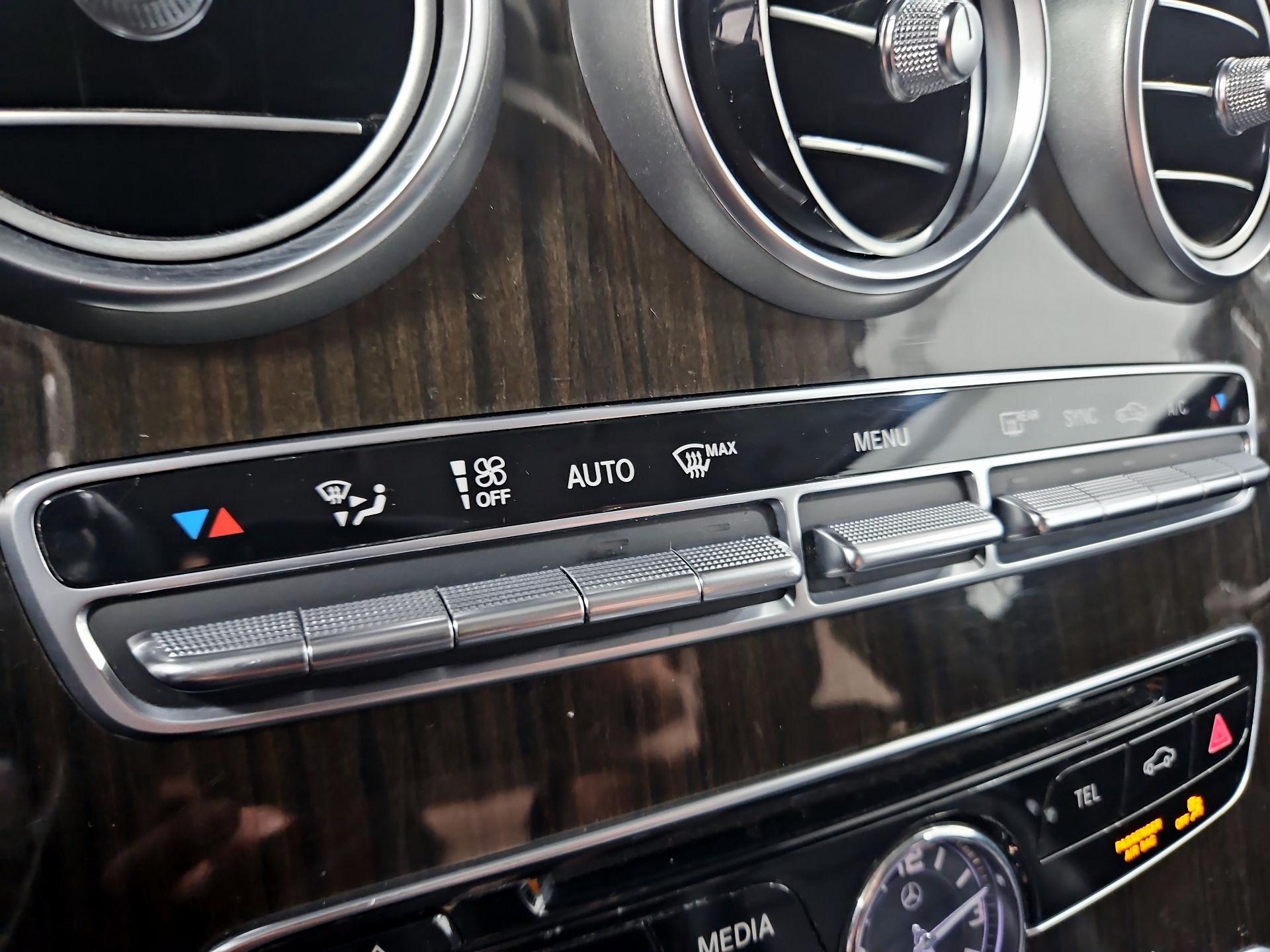 Thumbnail: 2015 Mercedes-Benz C-Class - 17