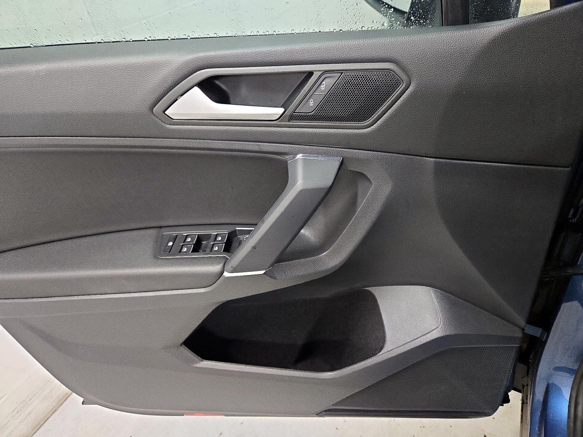 Thumbnail: 2020 Volkswagen Tiguan - 12