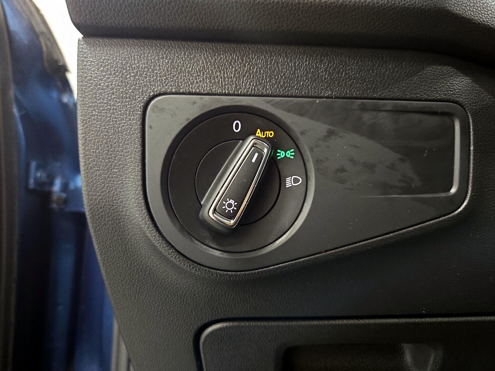 Thumbnail: 2020 Volkswagen Tiguan - 13