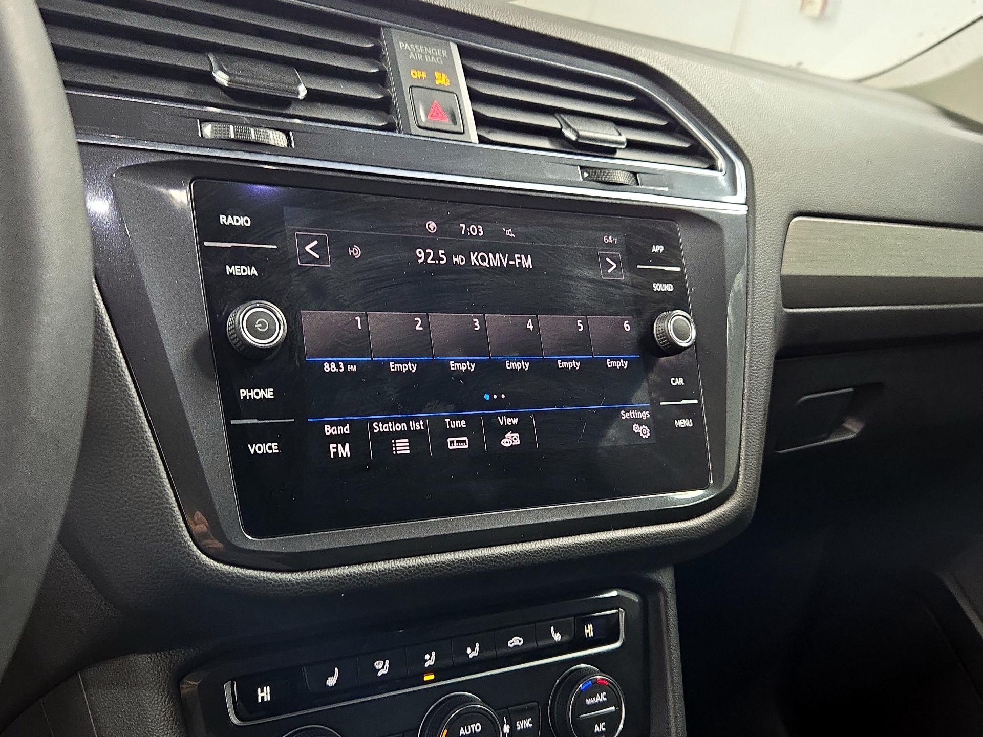 Thumbnail: 2020 Volkswagen Tiguan - 15