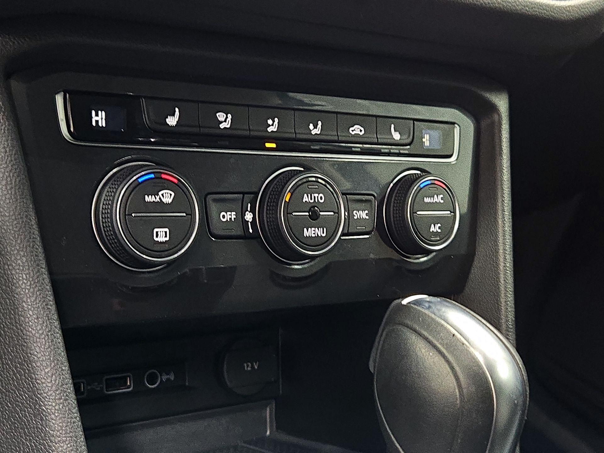 Thumbnail: 2020 Volkswagen Tiguan - 16