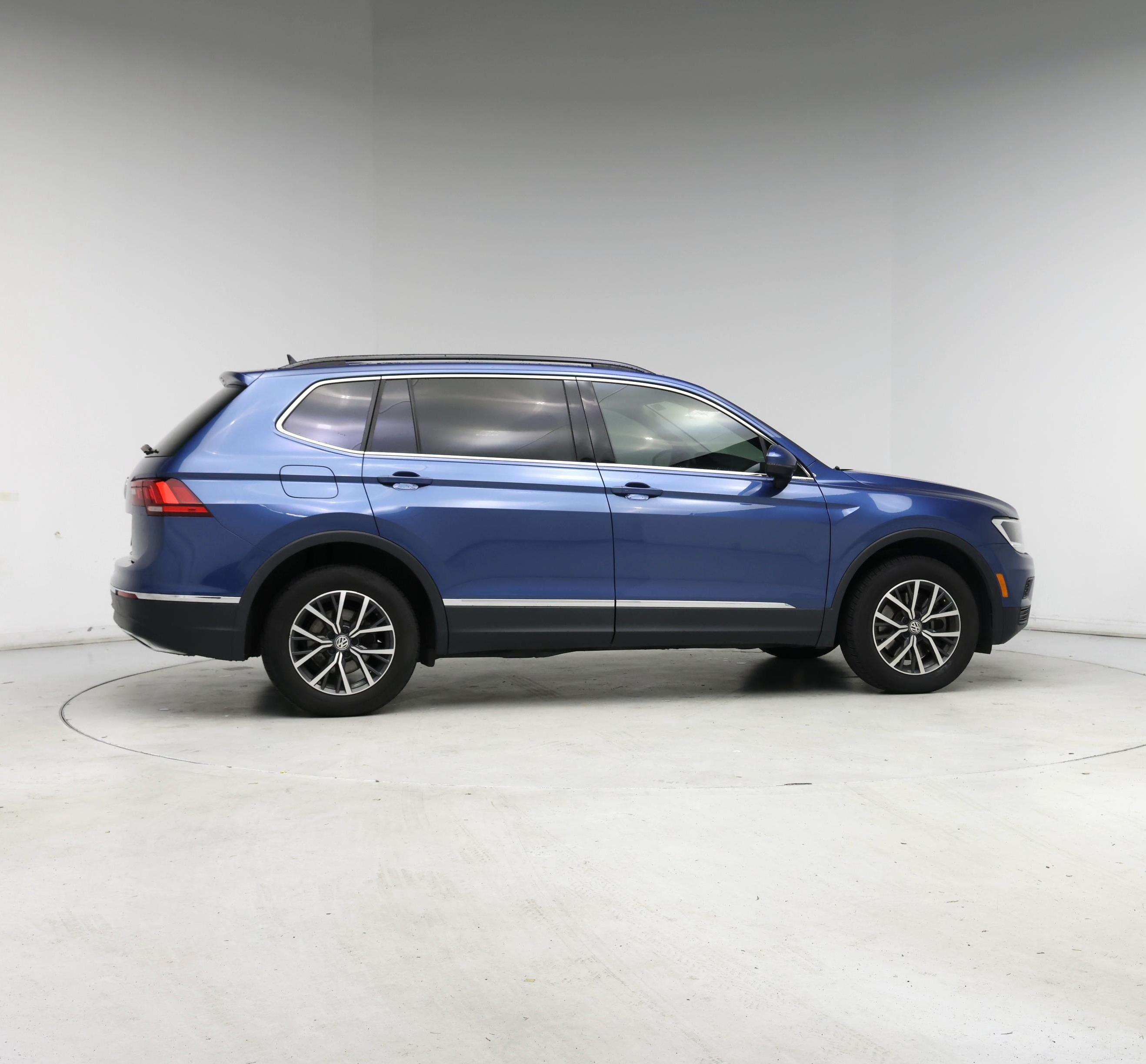 Thumbnail: 2020 Volkswagen Tiguan - 7