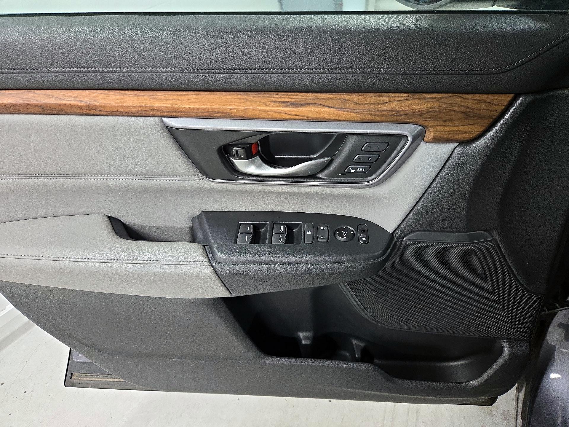 Thumbnail: 2017 Honda CR-V - 12