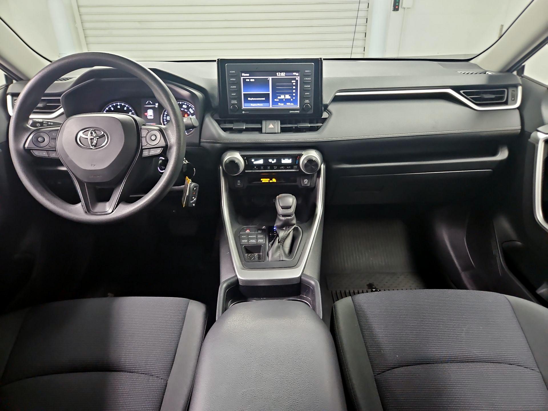 Thumbnail: 2020 Toyota RAV4 - 9