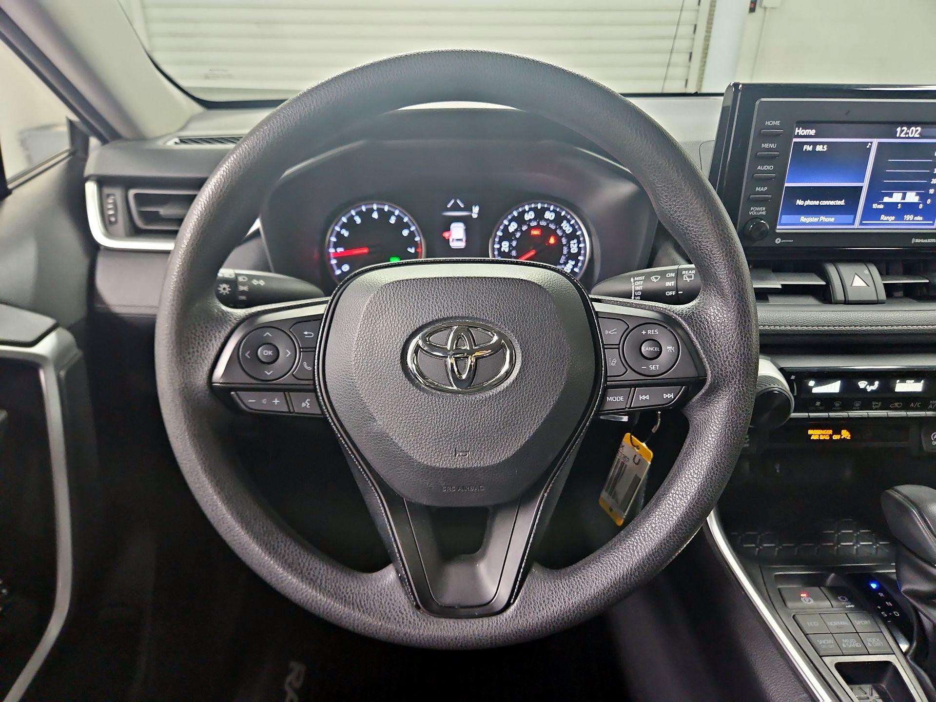 Thumbnail: 2020 Toyota RAV4 - 10