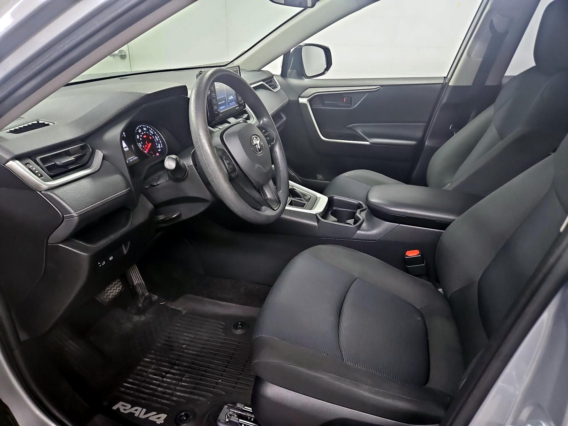 Thumbnail: 2020 Toyota RAV4 - 11