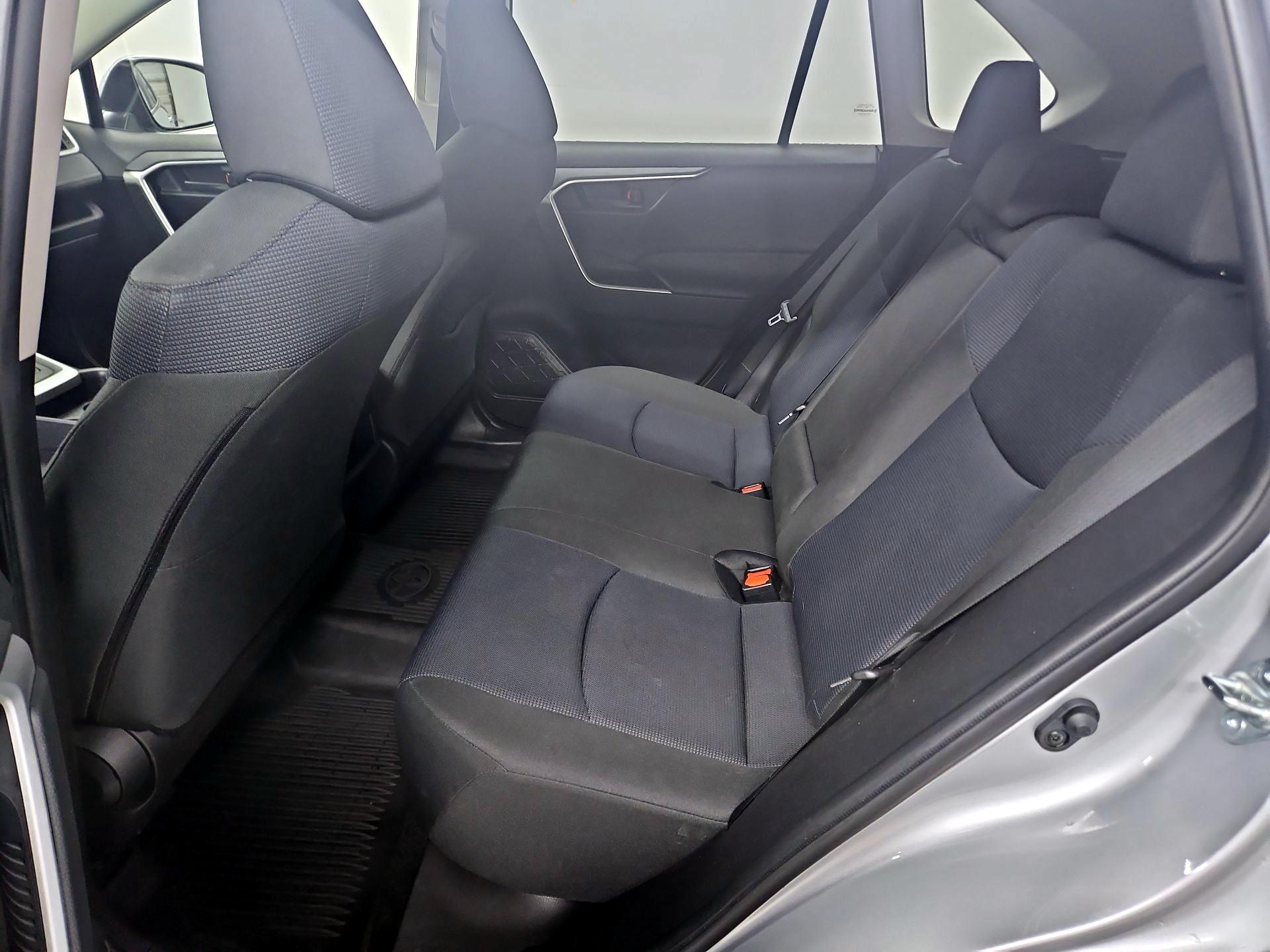 Thumbnail: 2020 Toyota RAV4 - 19