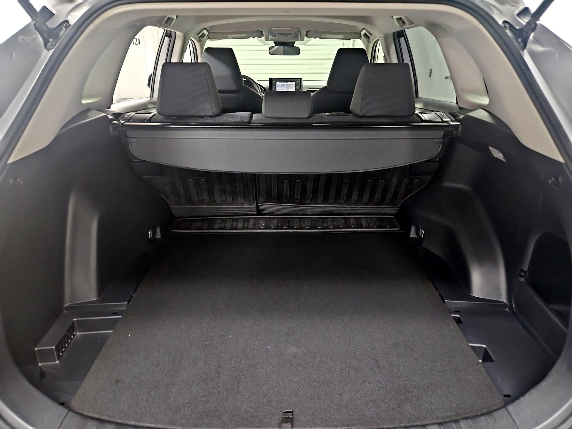 Thumbnail: 2020 Toyota RAV4 - 20