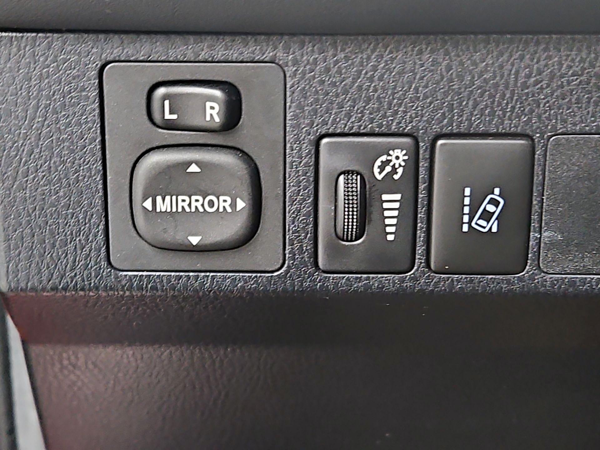 Thumbnail: 2018 Toyota RAV4 - 13