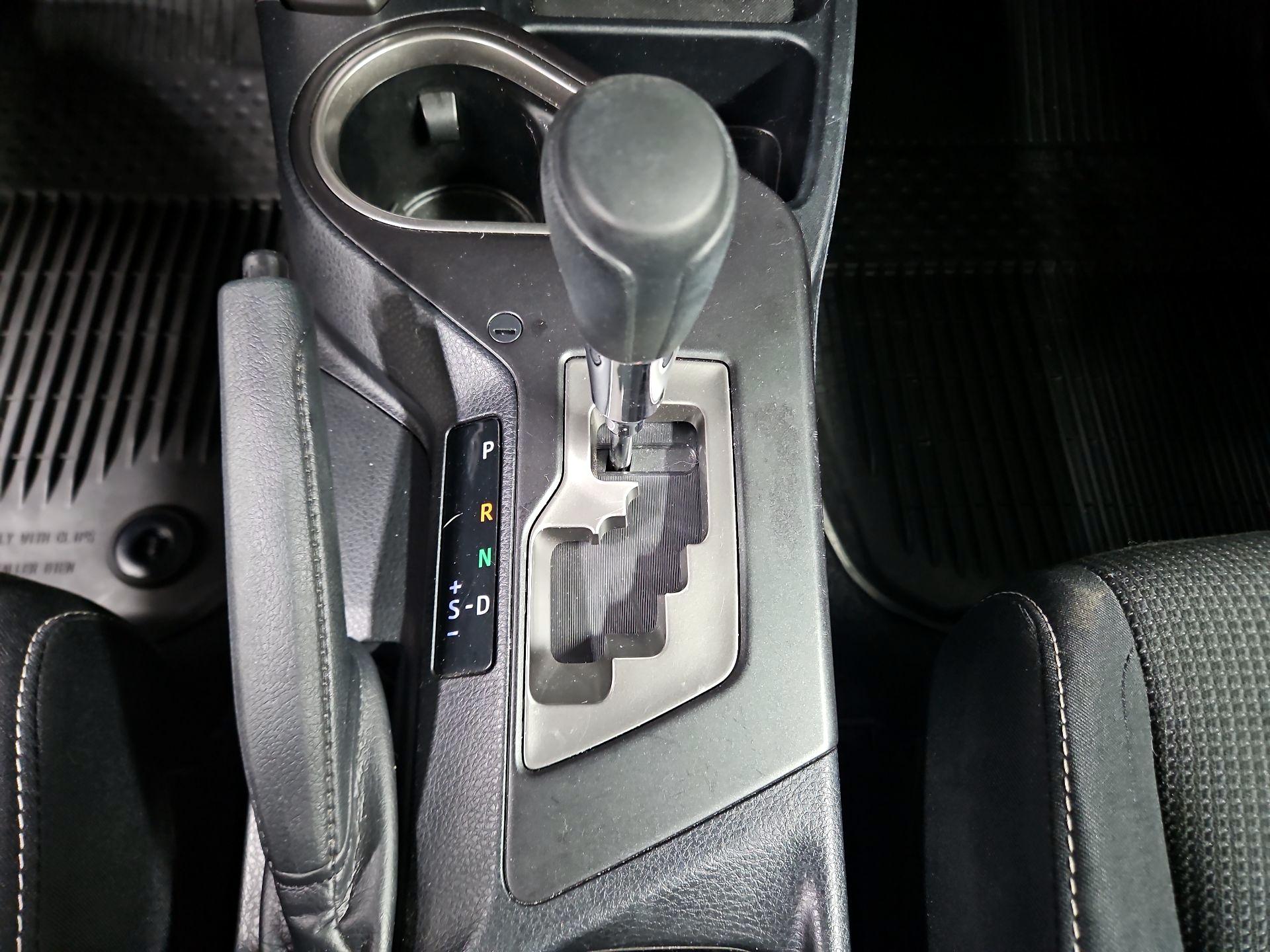 Thumbnail: 2018 Toyota RAV4 - 17