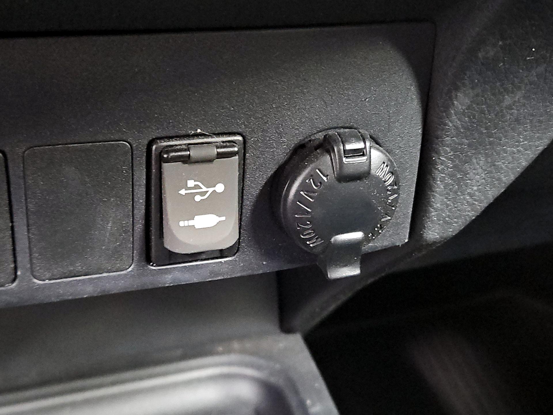 Thumbnail: 2018 Toyota RAV4 - 18