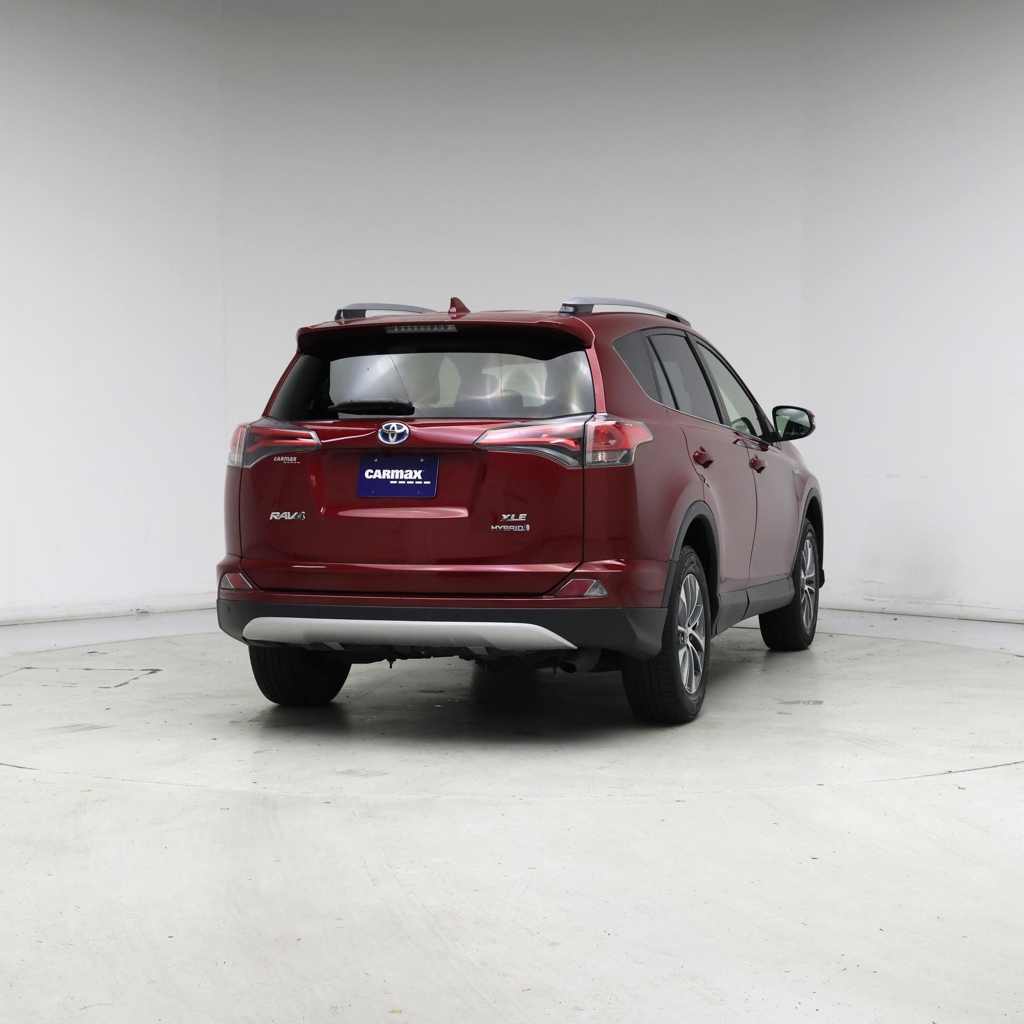 Thumbnail: 2018 Toyota RAV4 - 8