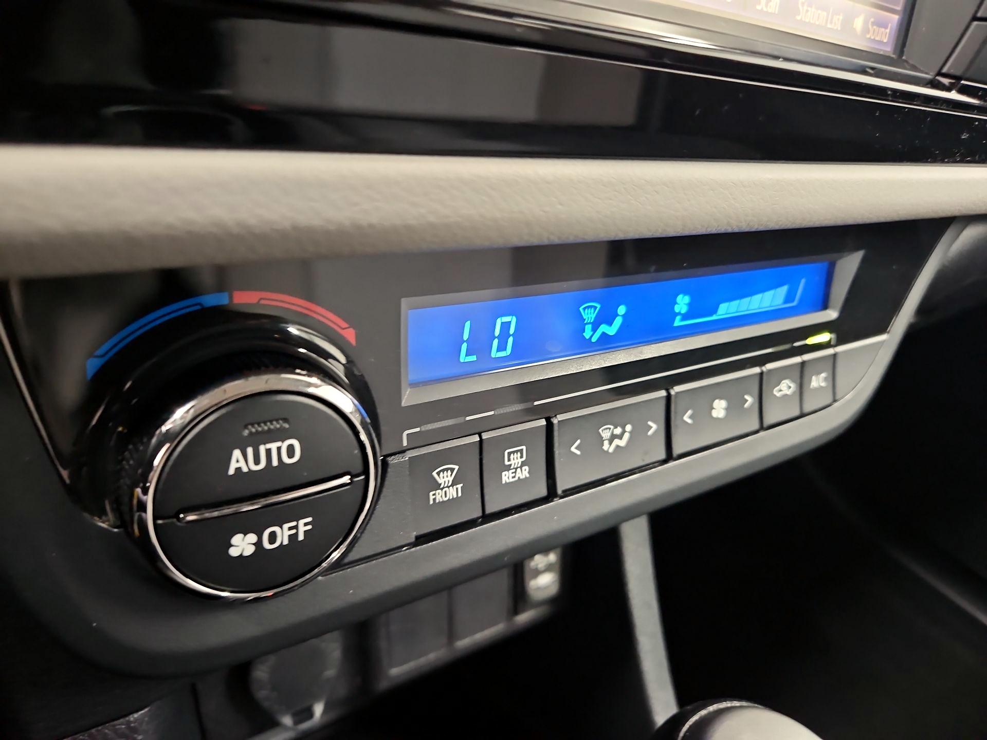 Thumbnail: 2016 Toyota Corolla - 16