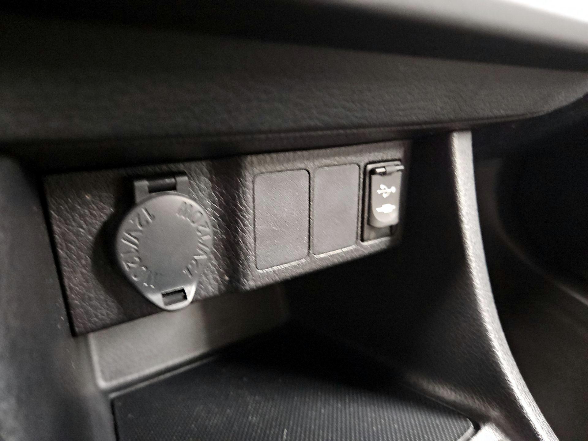 Thumbnail: 2016 Toyota Corolla - 18