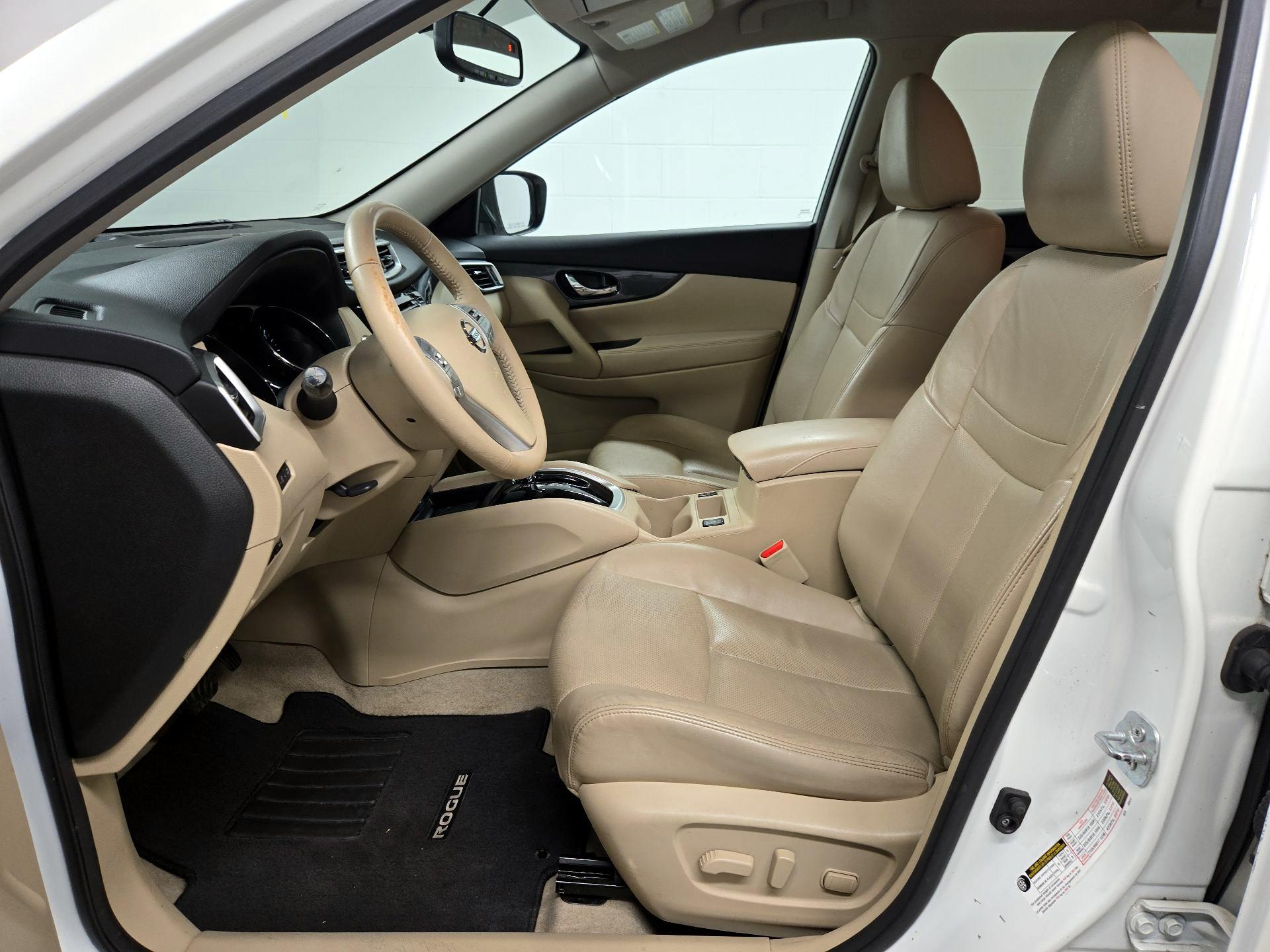 Thumbnail: 2015 Nissan Rogue - 11