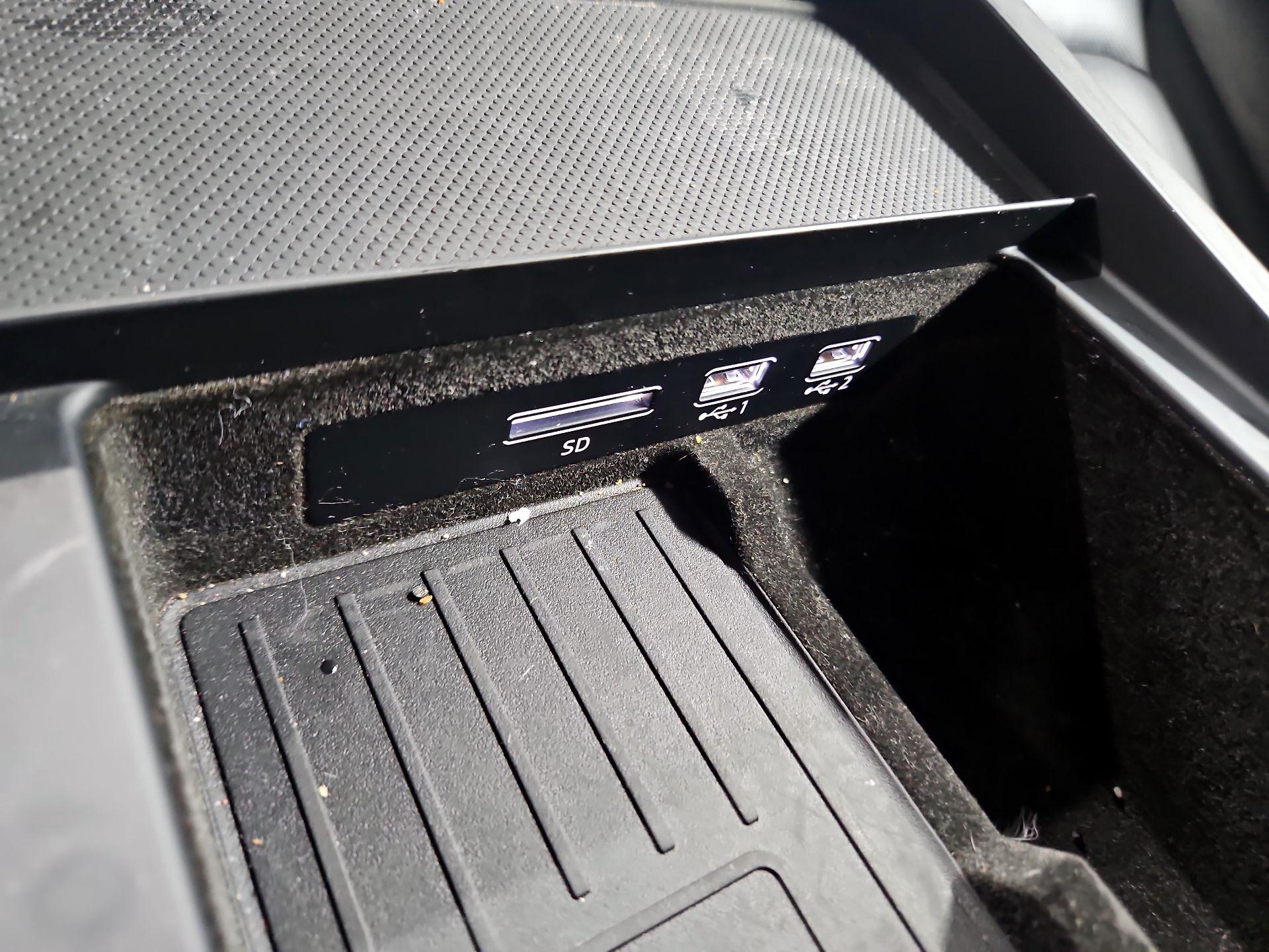 Thumbnail: 2019 Audi Q8 - 19