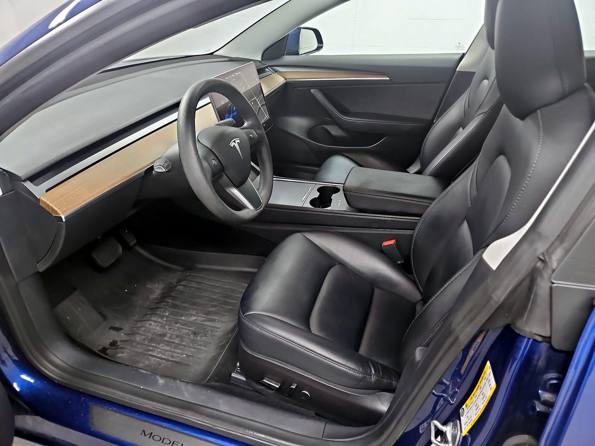 Thumbnail: 2022 Tesla Model 3 - 11