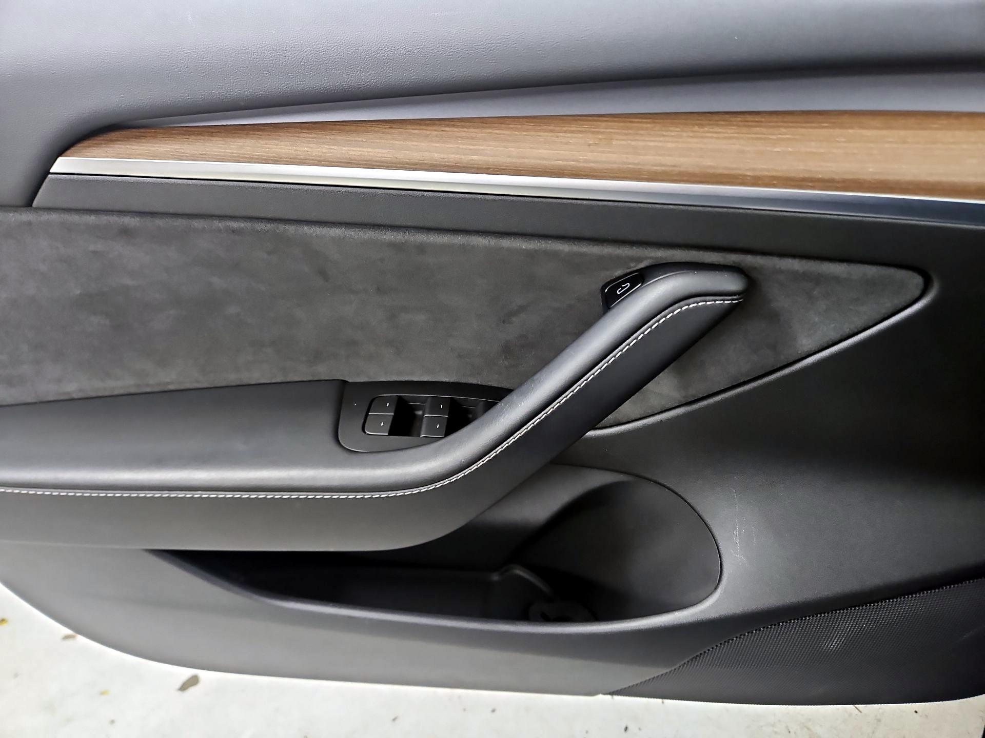 Thumbnail: 2022 Tesla Model 3 - 12