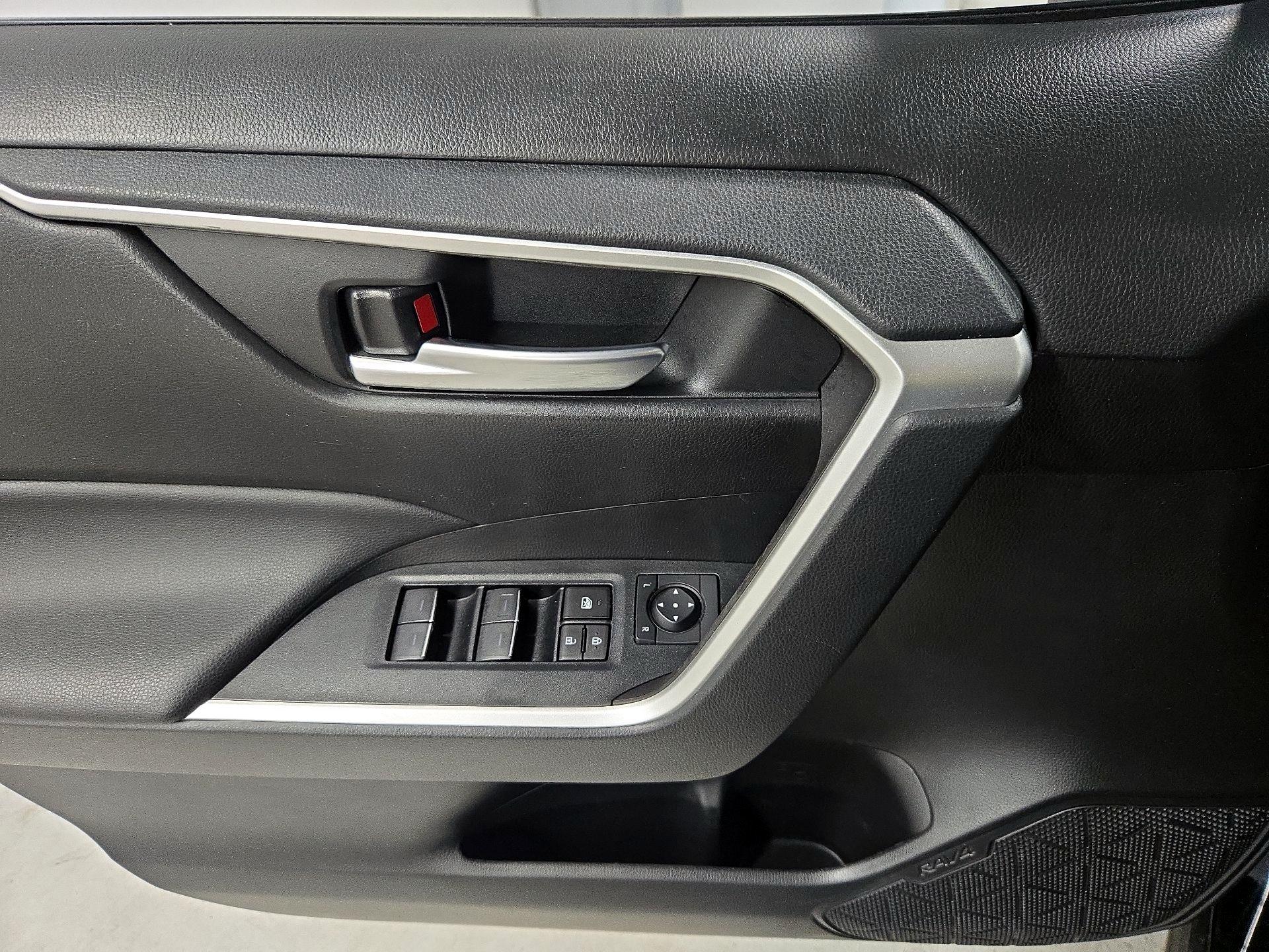 Thumbnail: 2023 Toyota RAV4 - 12