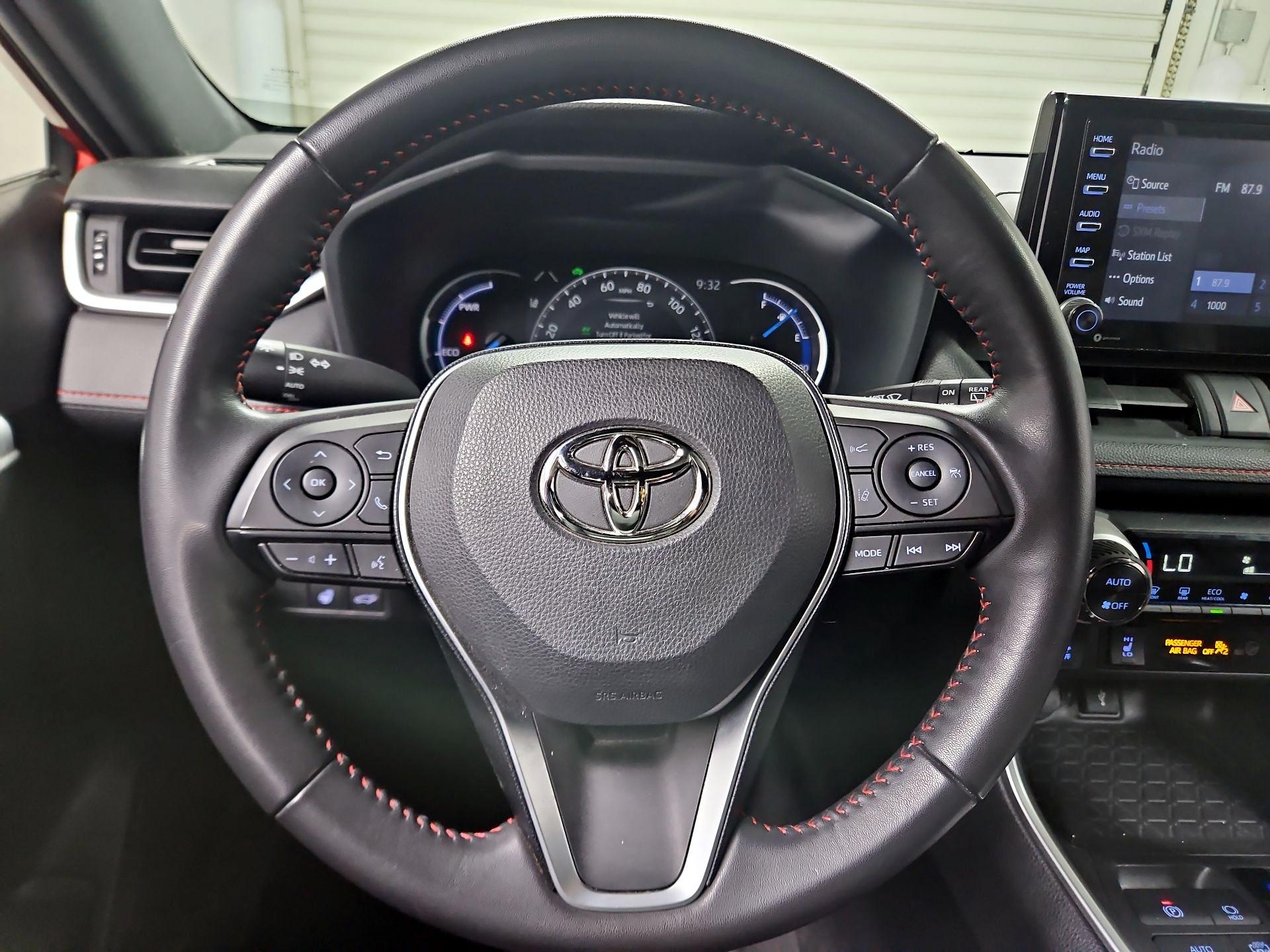 Thumbnail: 2022 Toyota RAV4 - 10