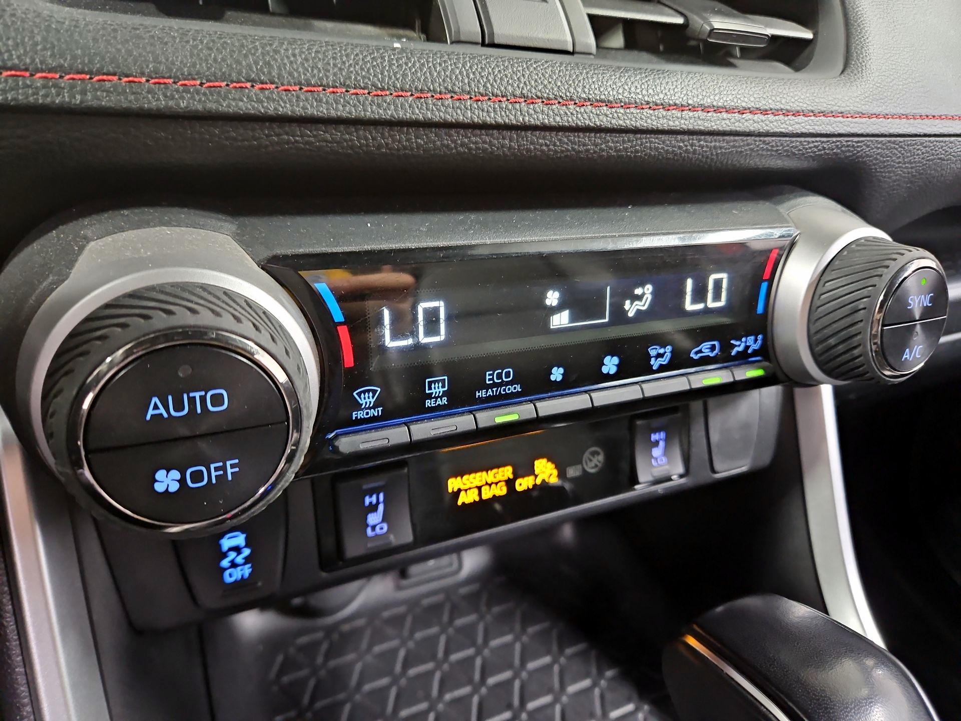 Thumbnail: 2022 Toyota RAV4 - 16