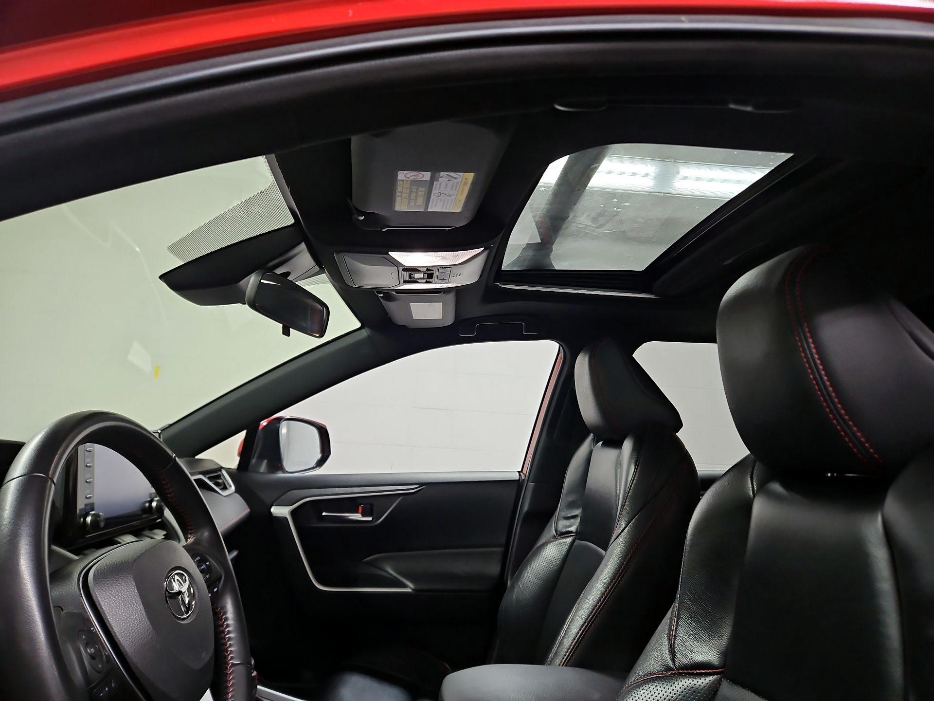 Thumbnail: 2022 Toyota RAV4 - 19