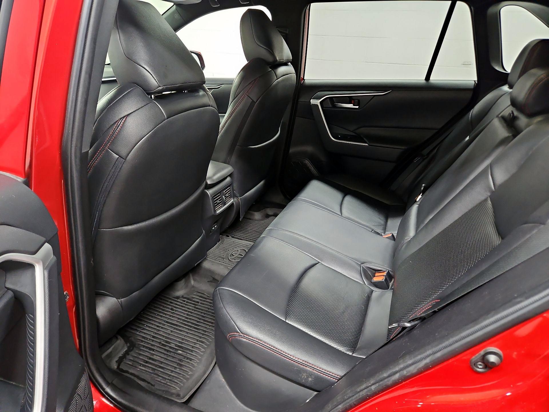 Thumbnail: 2022 Toyota RAV4 - 20