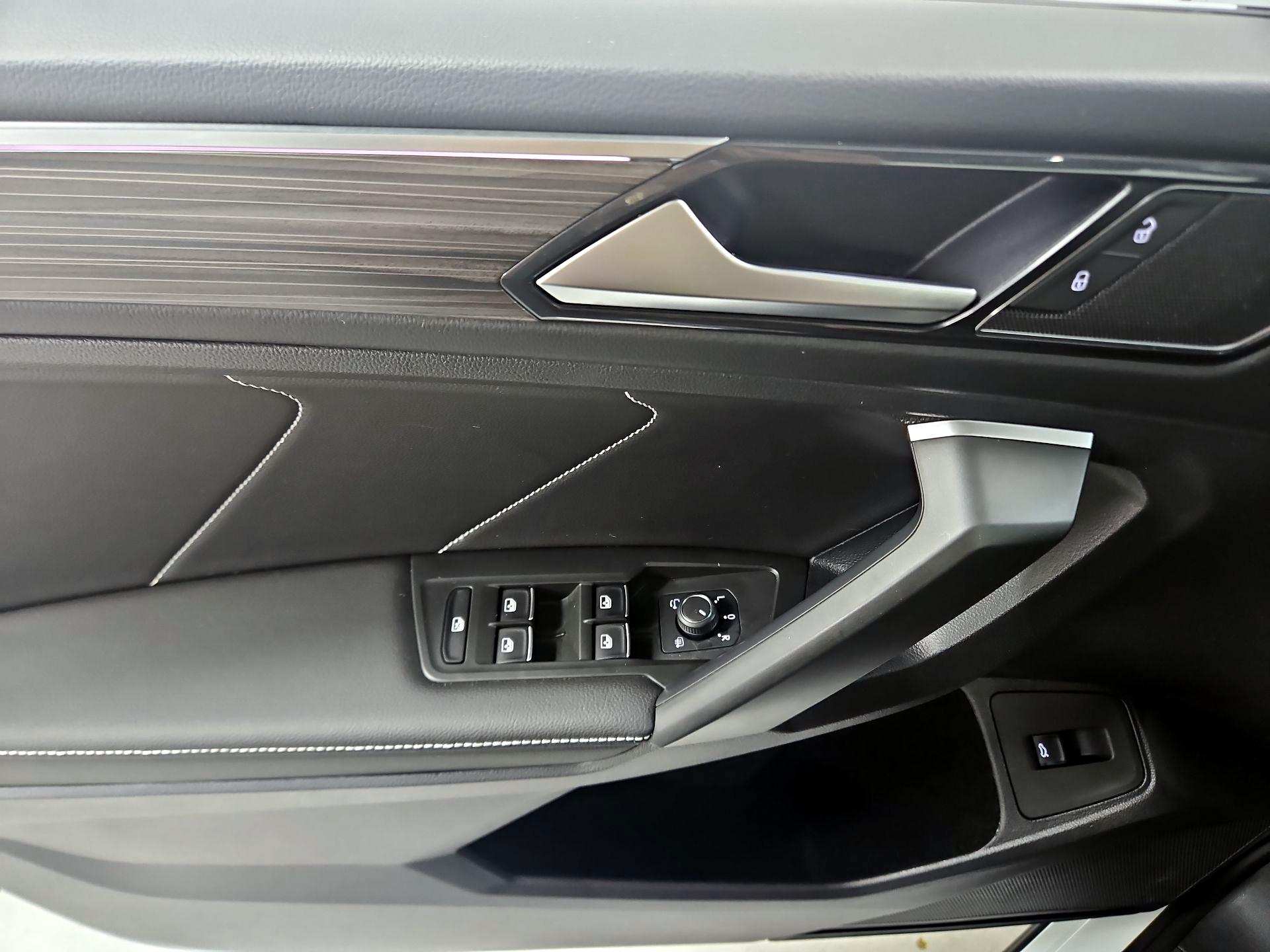 Thumbnail: 2024 Volkswagen Tiguan - 12