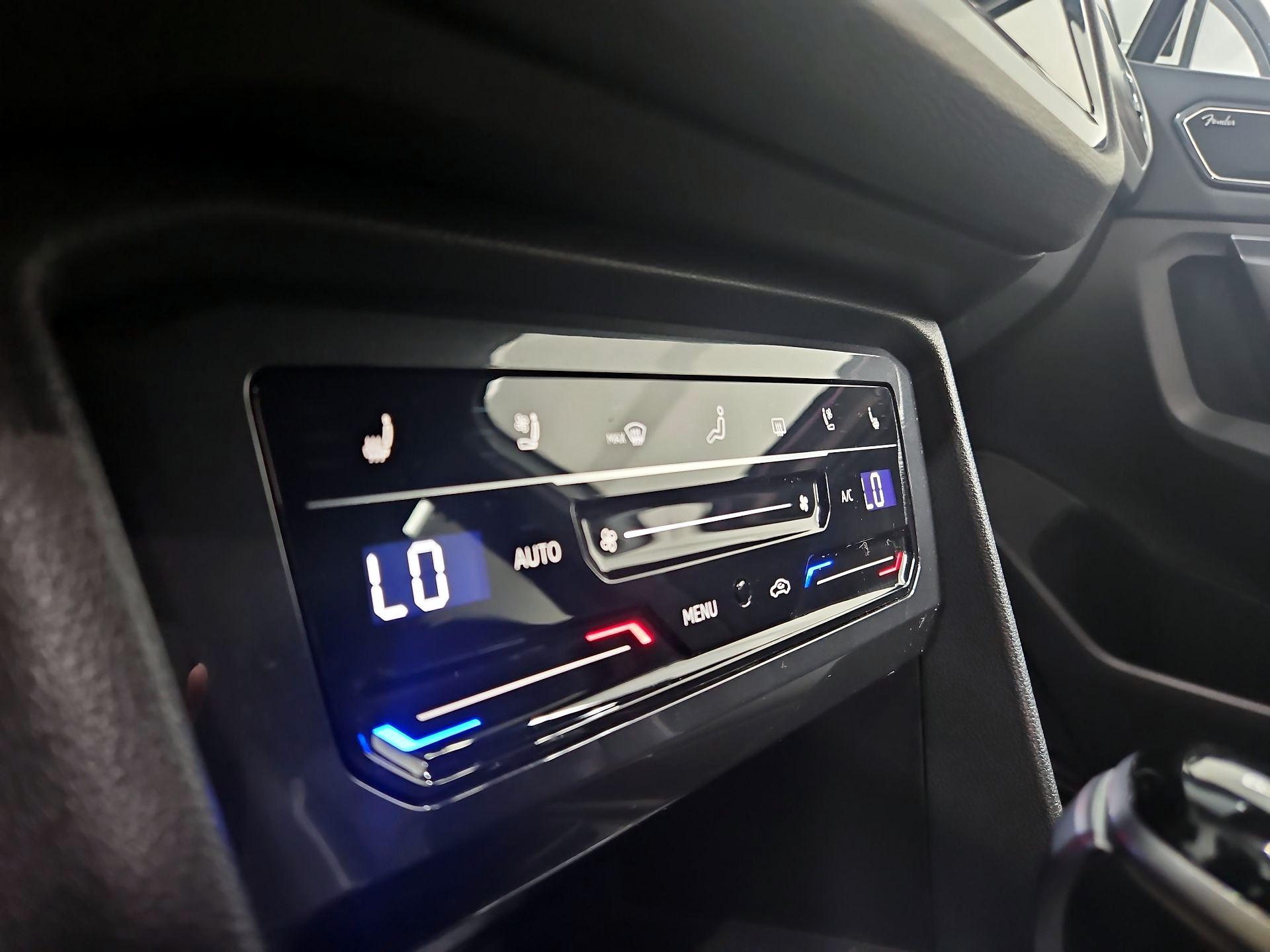 Thumbnail: 2024 Volkswagen Tiguan - 17