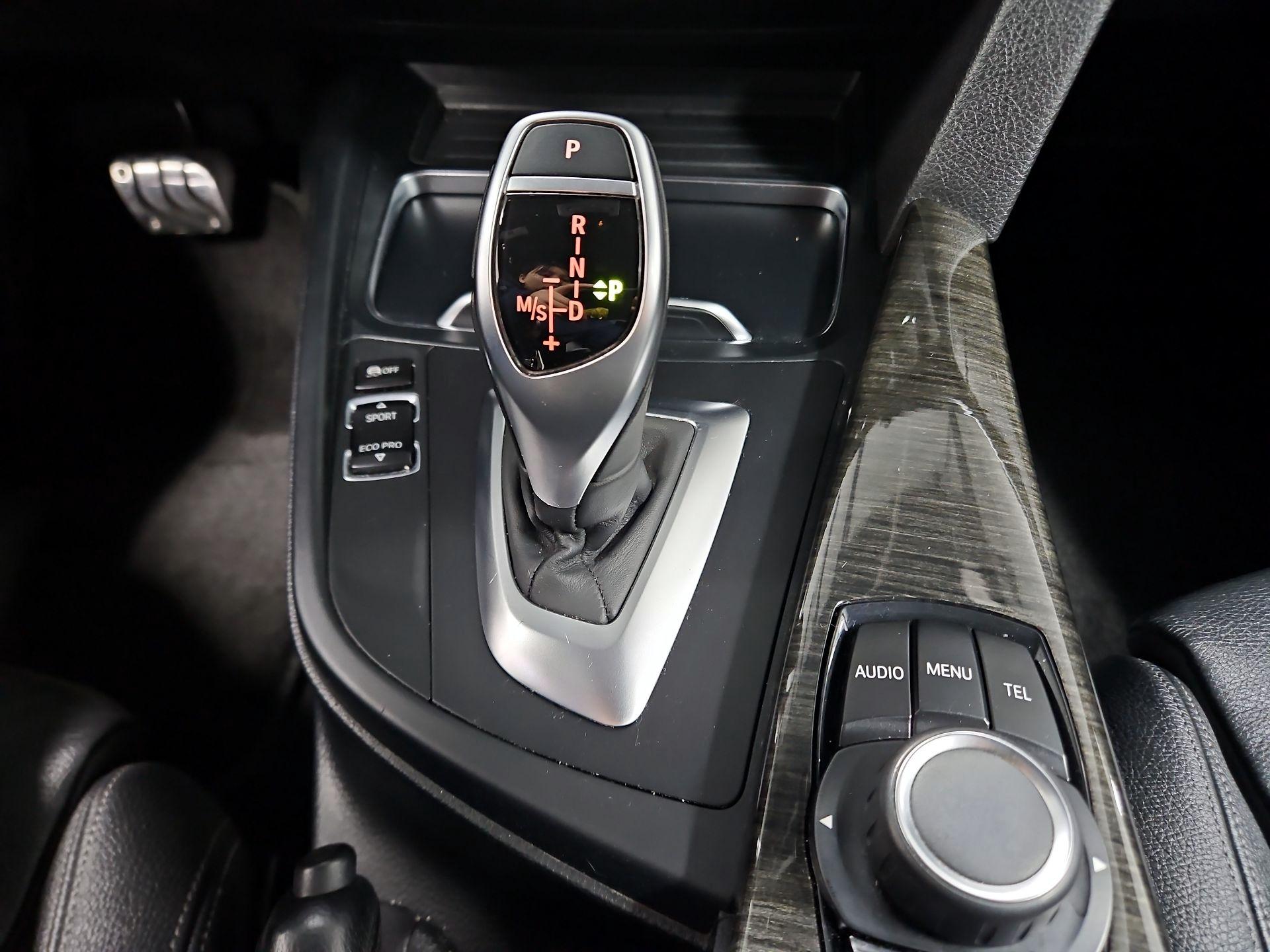 Thumbnail: 2016 BMW 3 Series - 16