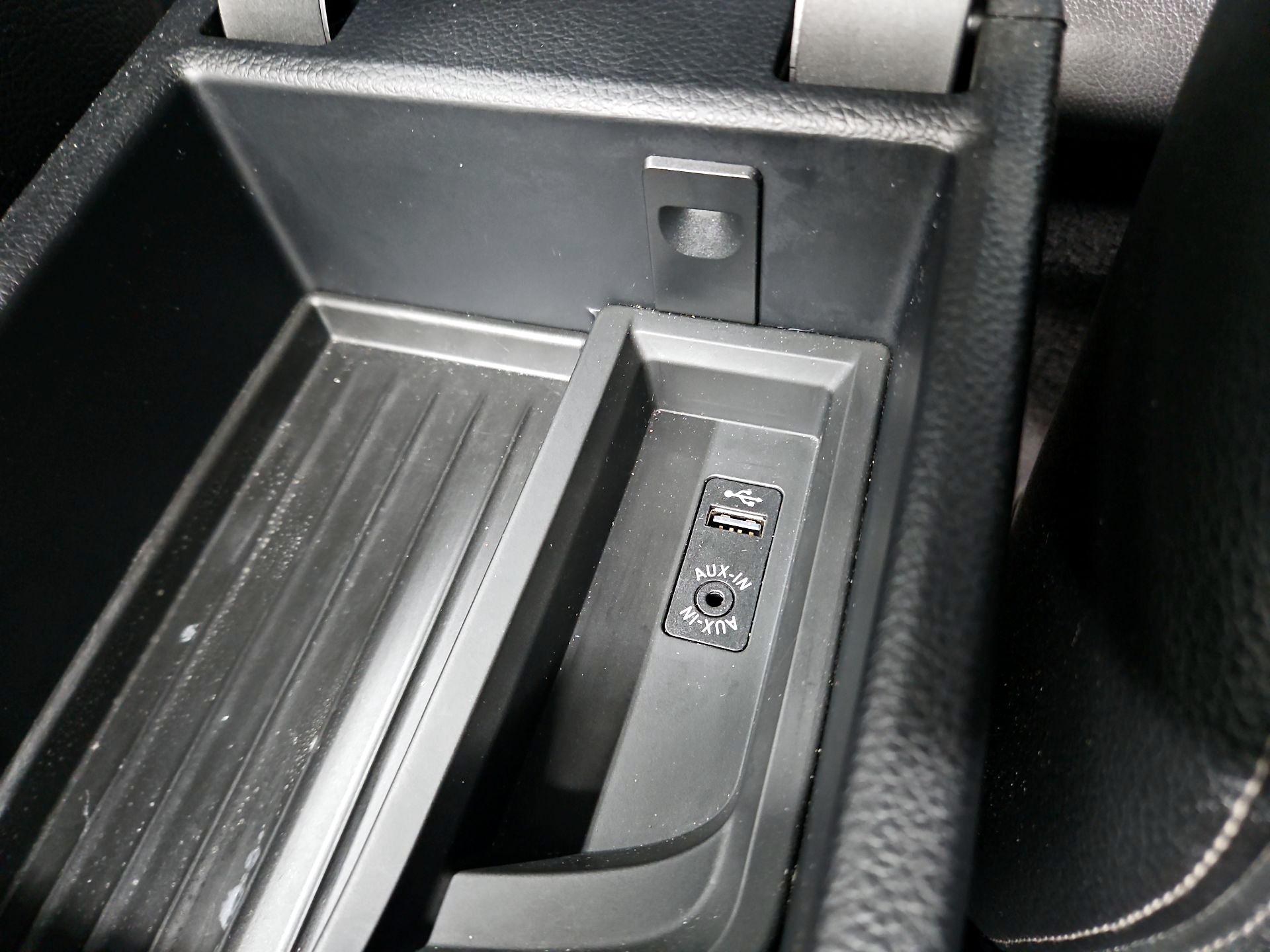 Thumbnail: 2016 BMW 3 Series - 17